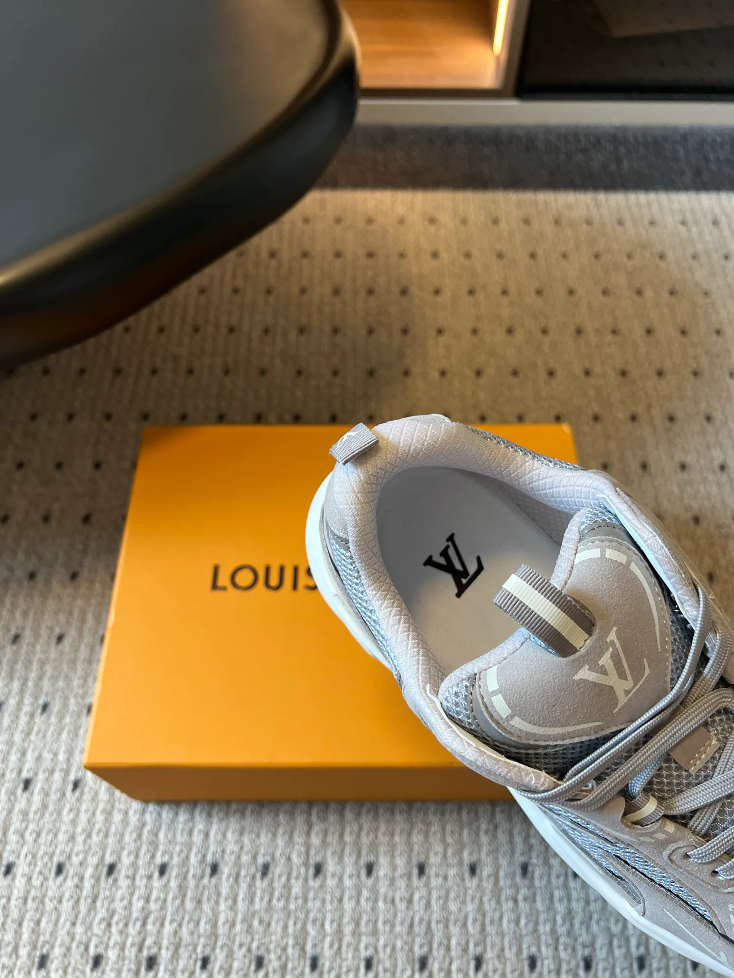 Кроссовки Мужские Louis Vuitton 17419416