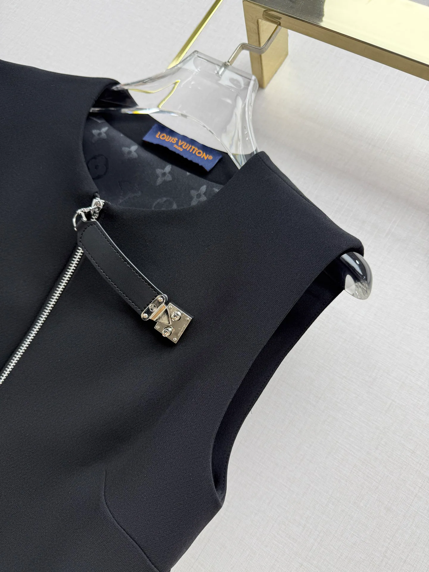 Платья Женские Louis Vuitton 18249122
