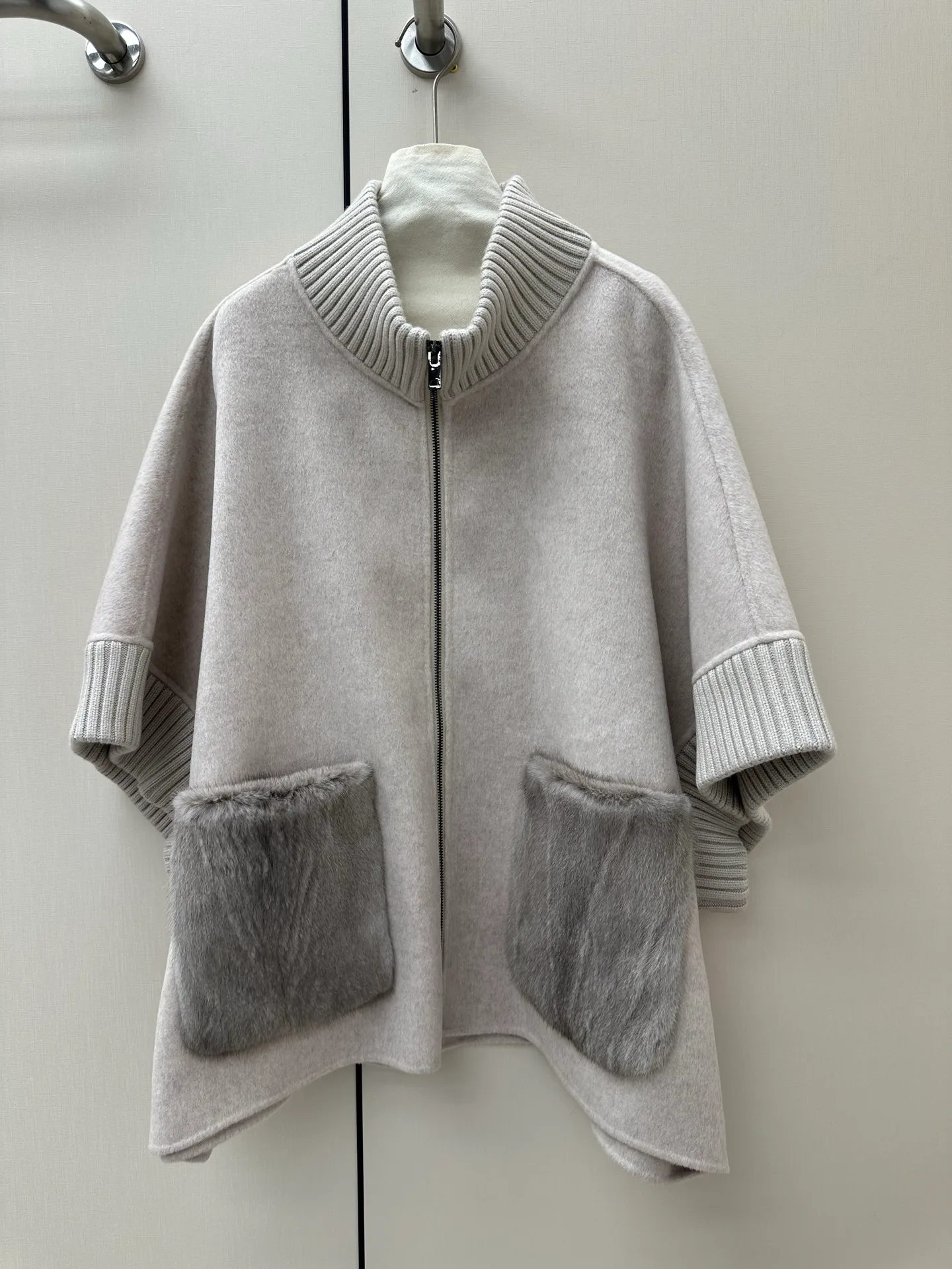 Пальто Женские Loro Piana 18721556