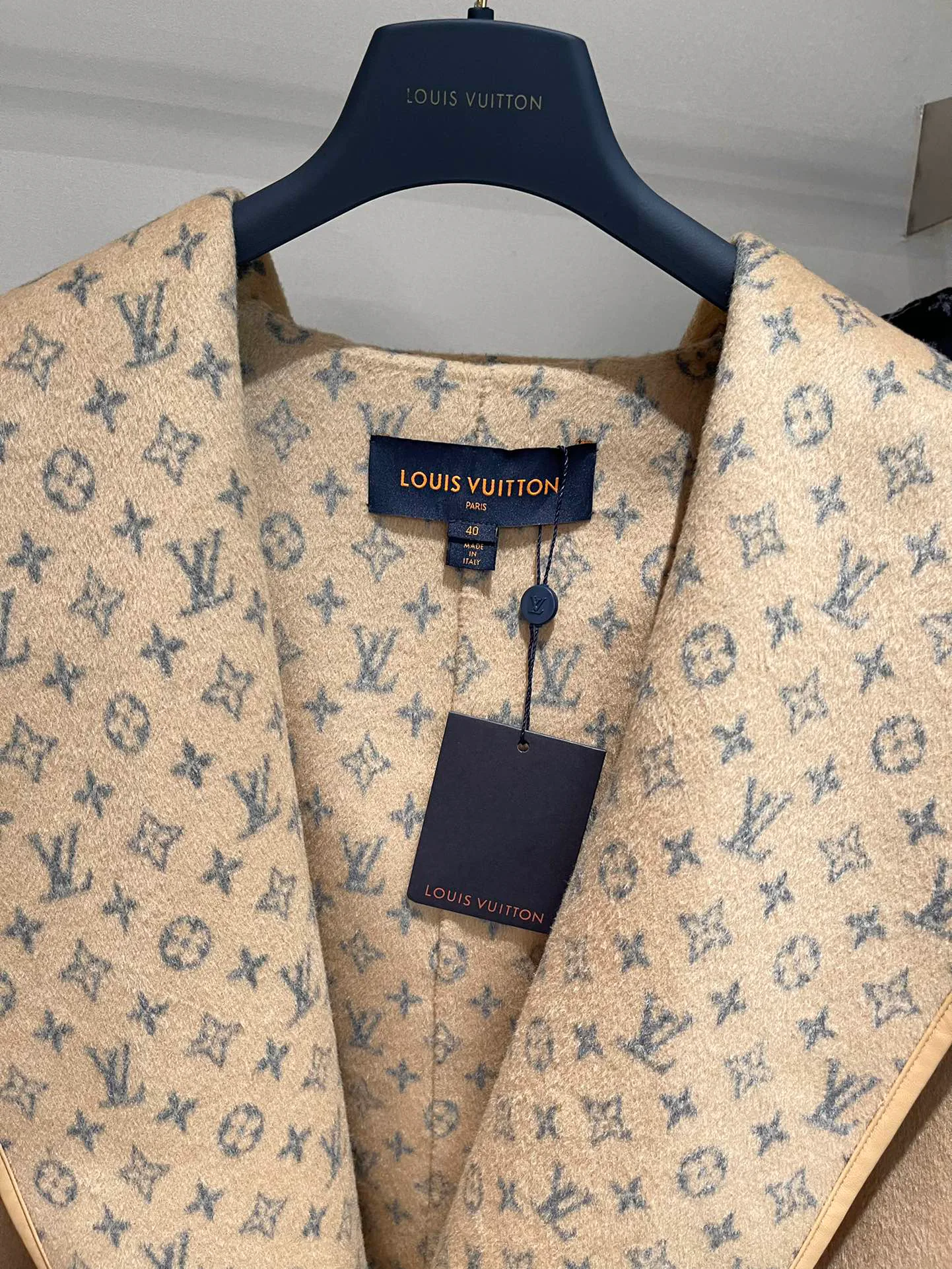Пальто Женские Louis Vuitton 669872
