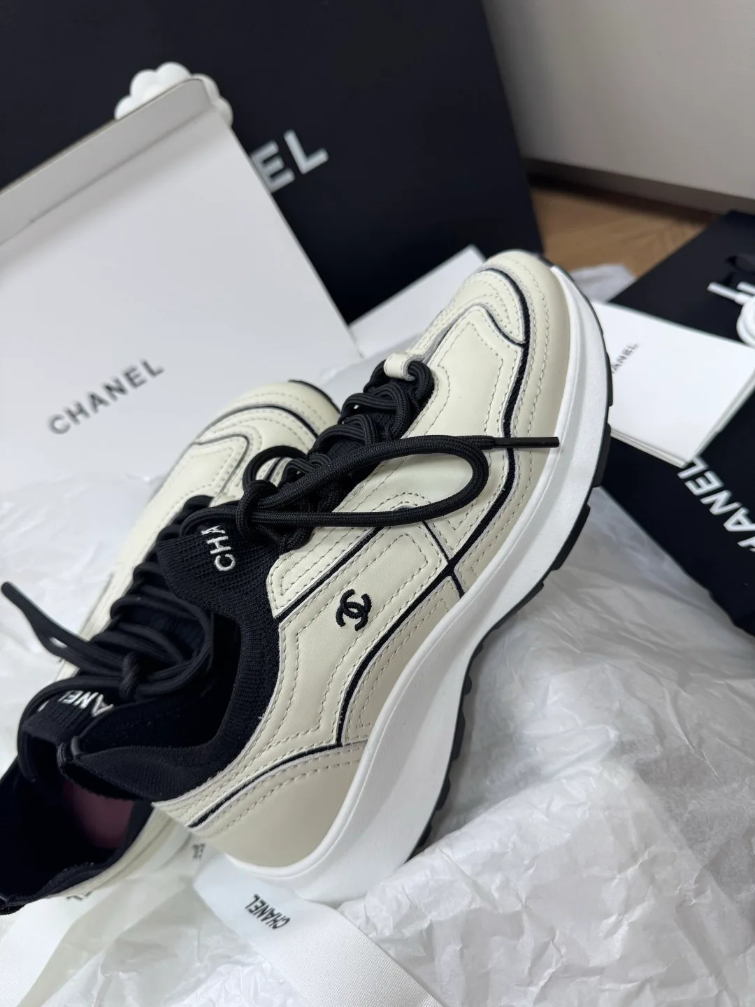Кроссовки Женские Chanel 17418273
