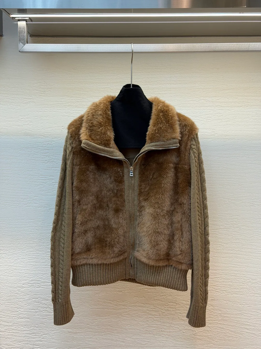 Кожаные Куртки И Дублёнки Женские Loro Piana 19038432