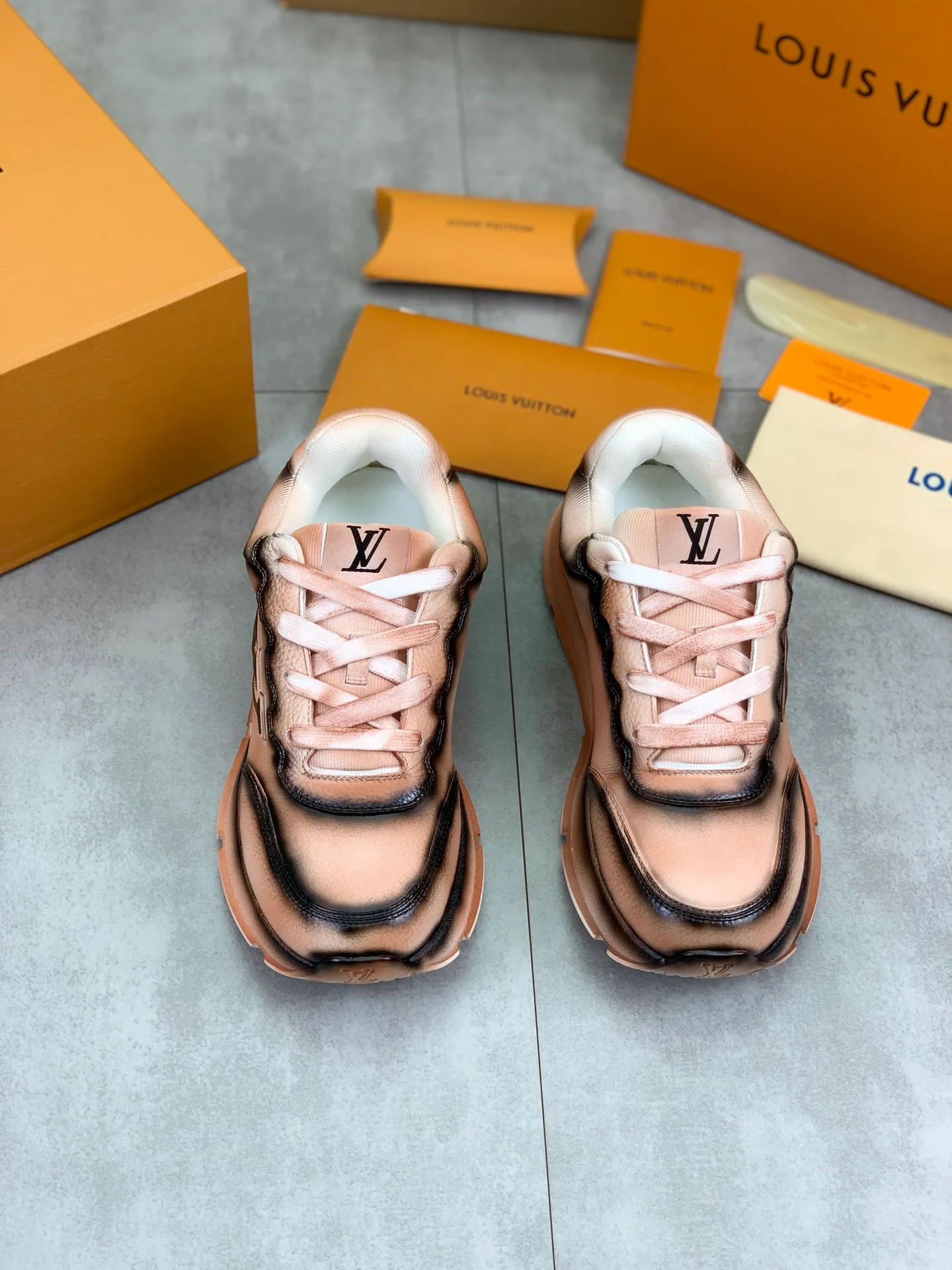 Кроссовки Женские Louis Vuitton 74006