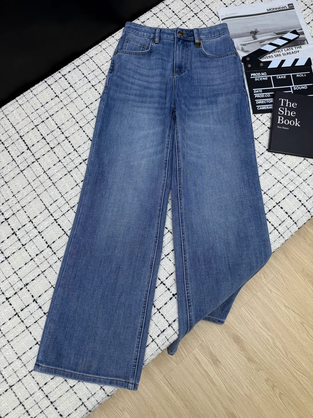 Джинсы Женские Christian Dior 18864307