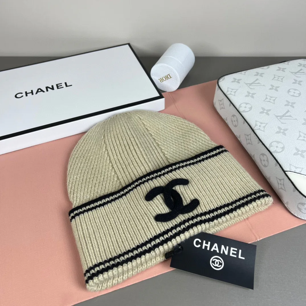 Головные Уборы Chanel 18105738