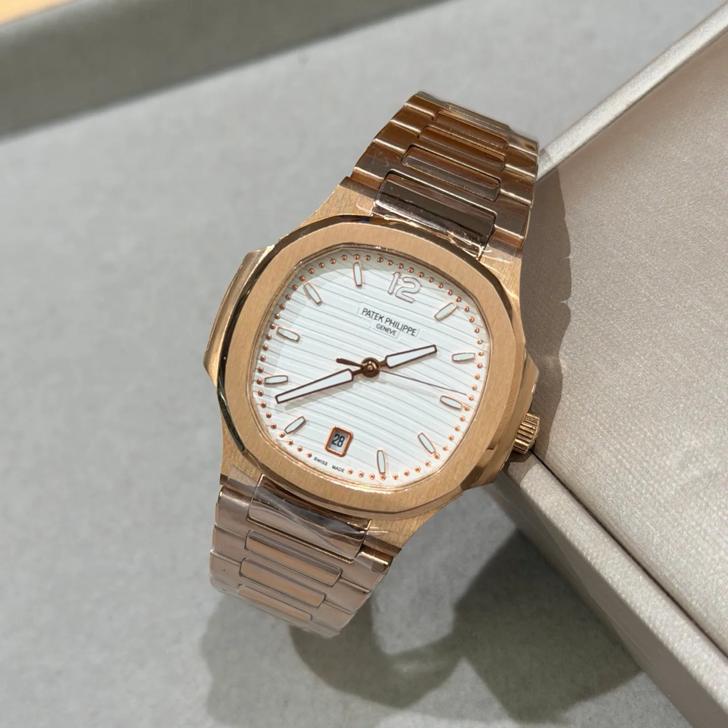 Часы Женские Patek Philippe 18362044