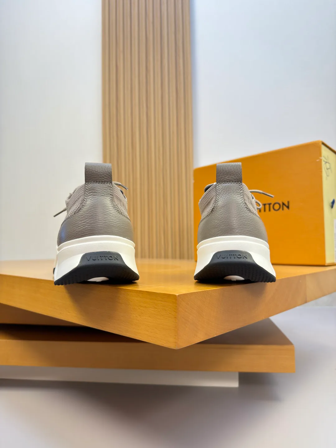 Кроссовки Мужские Louis Vuitton 18142542