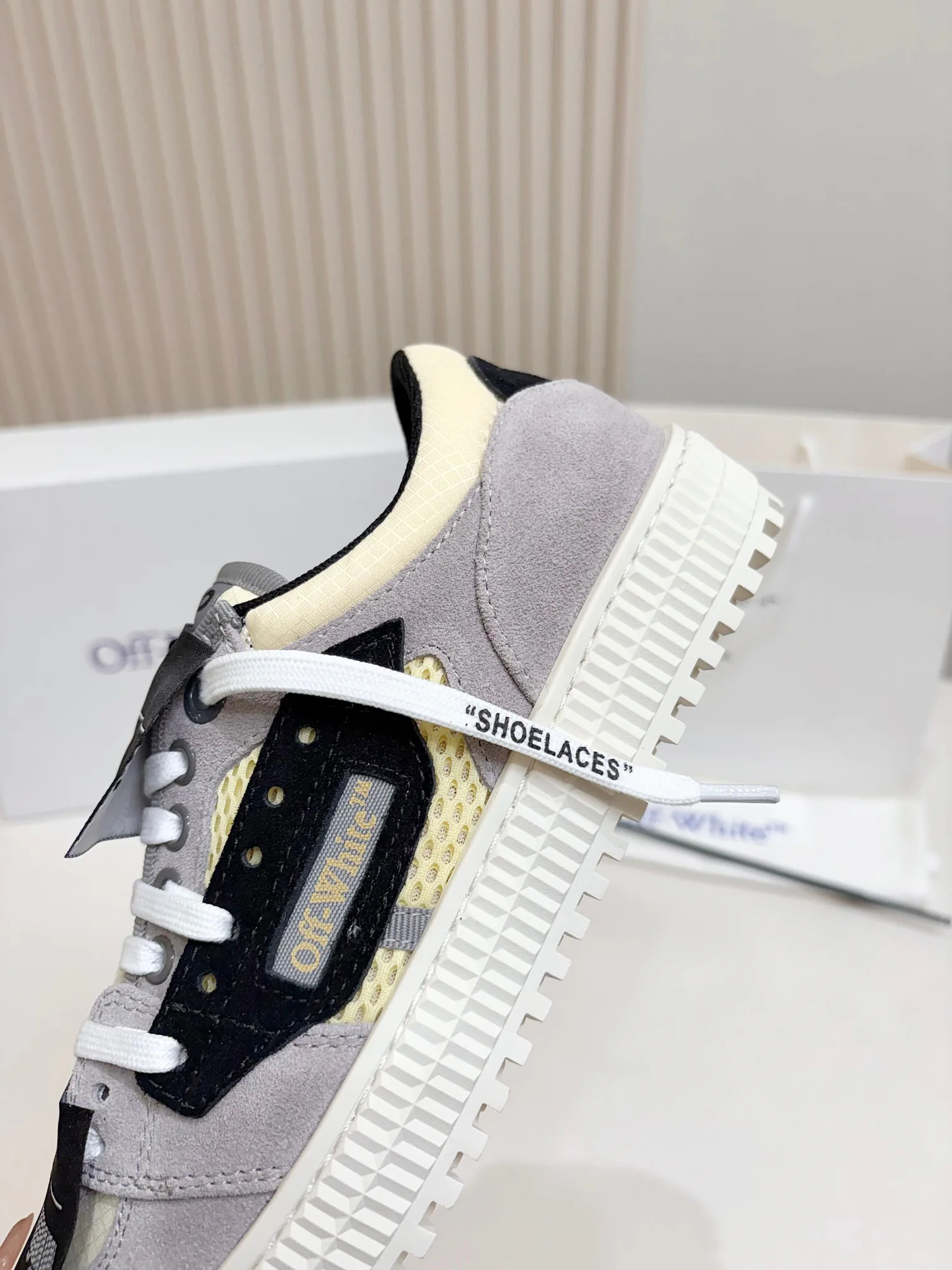 Кроссовки Женские Off-White 18103208