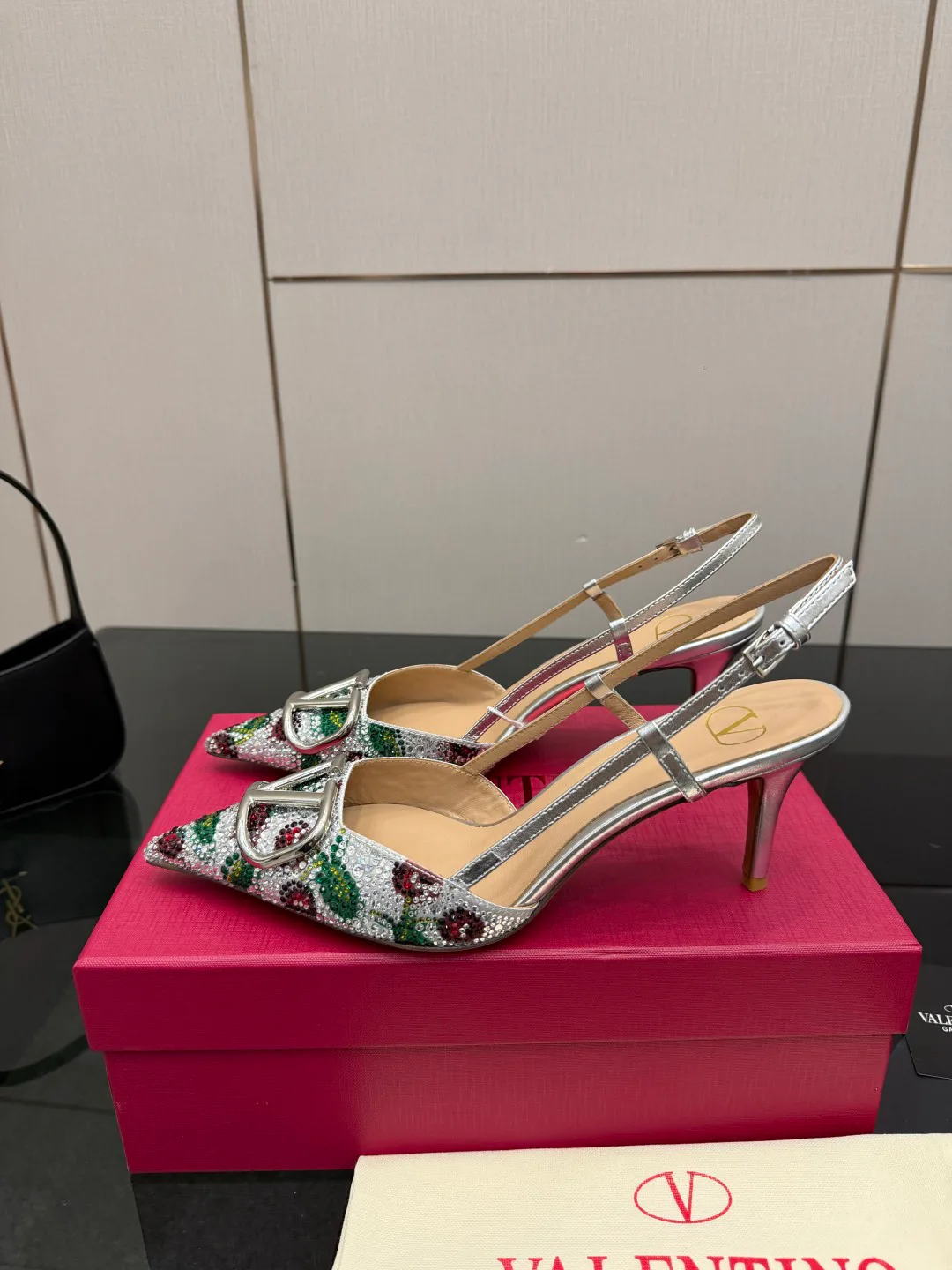 Босоножки Женские Valentino 13581506