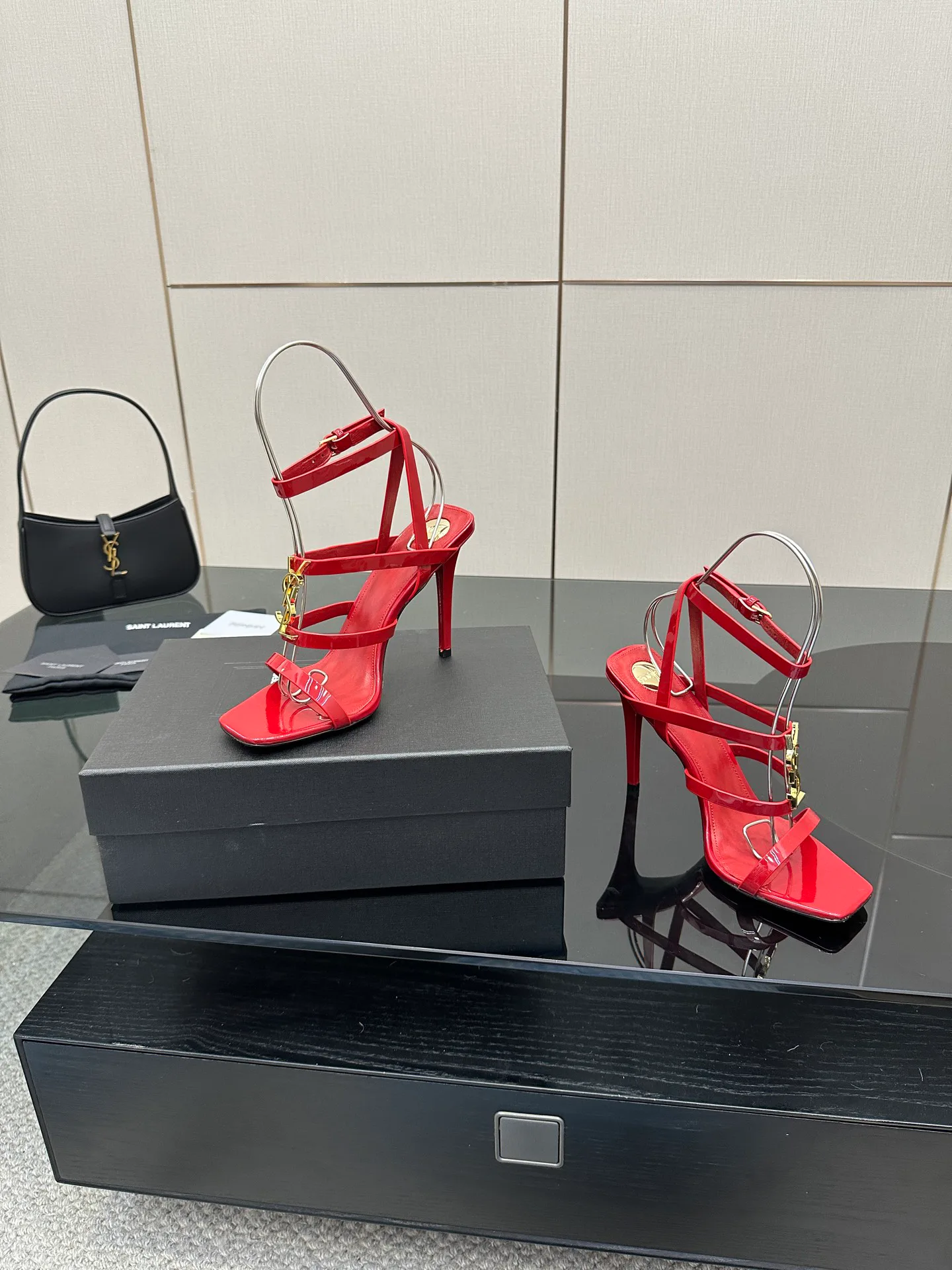 Босоножки Женские Saint Laurent 13164405
