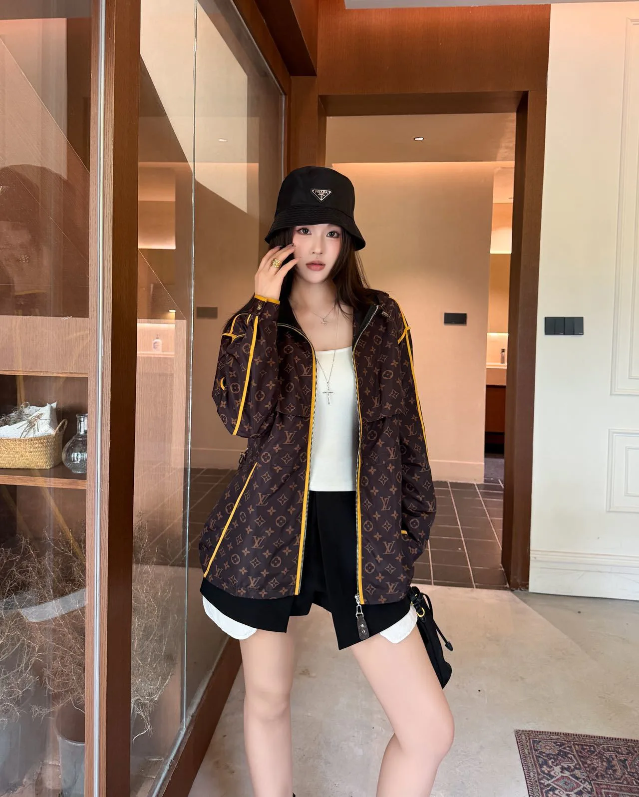 Куртки И Пуховики Женские Louis Vuitton 18167406