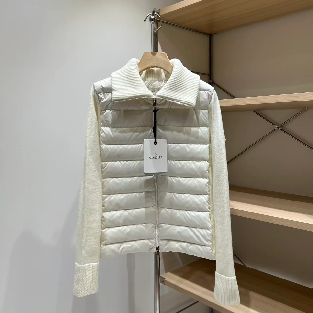 Куртки И Пуховики Женские Moncler 18131417