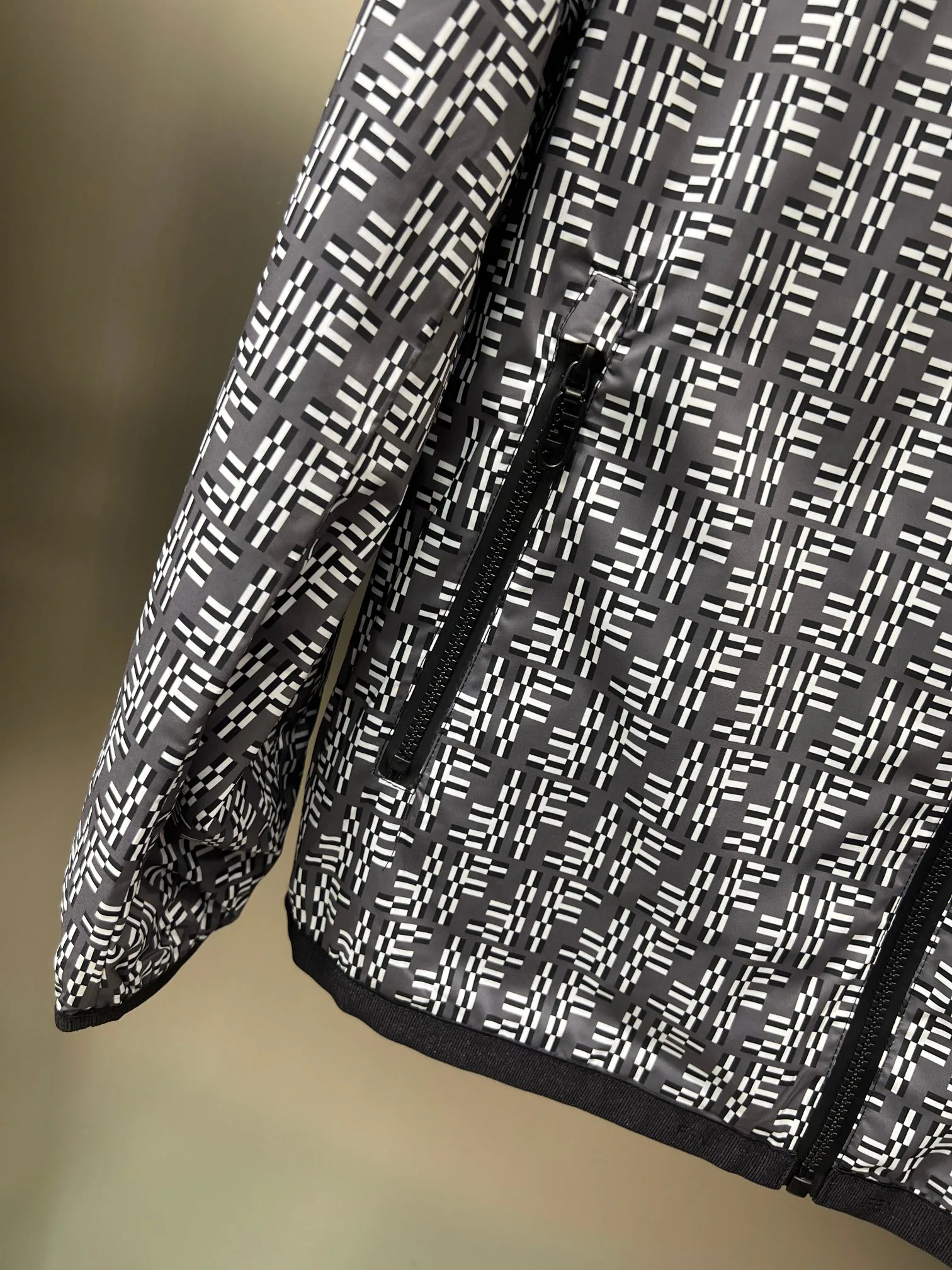 Куртки И Пуховики Женские Fendi 30647