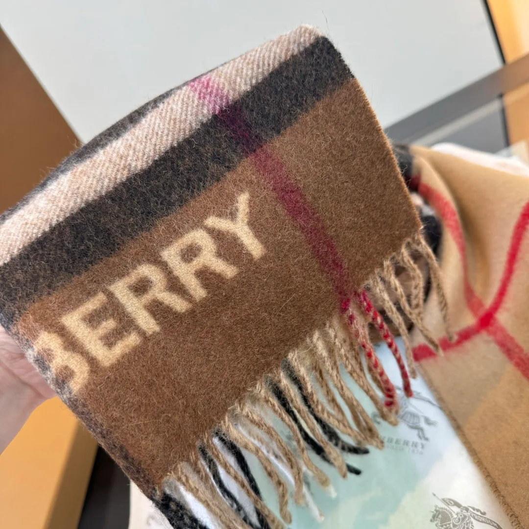 Шарфы Burberry 18627302