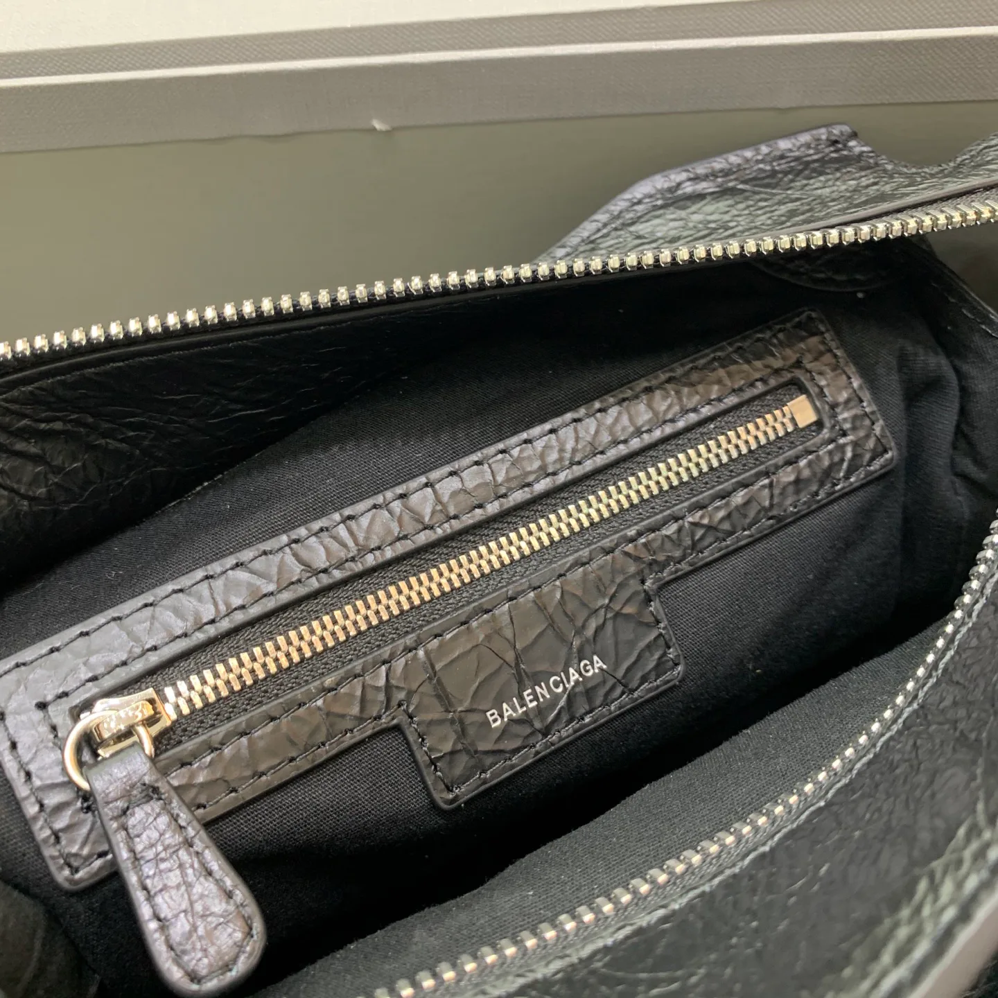 Классические Сумки Женские Balenciaga 11305374