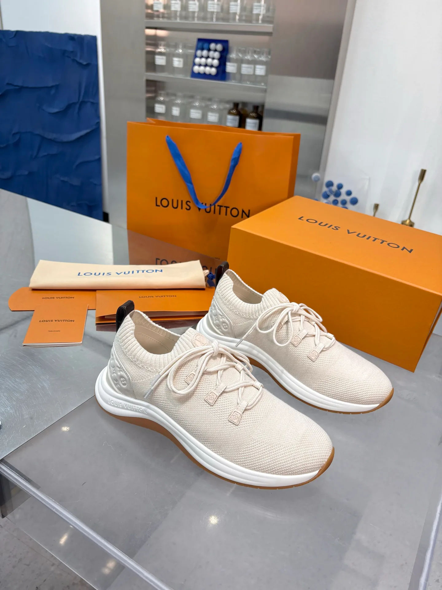 Кроссовки Женские Louis Vuitton 18055132