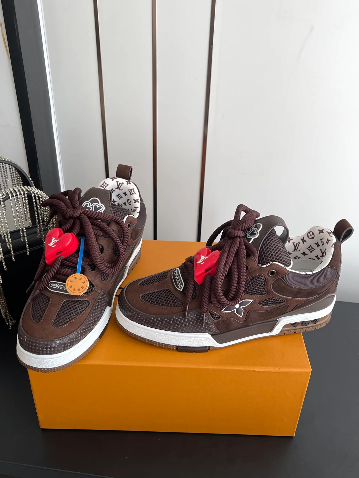 Кроссовки Женские Louis Vuitton 17554387