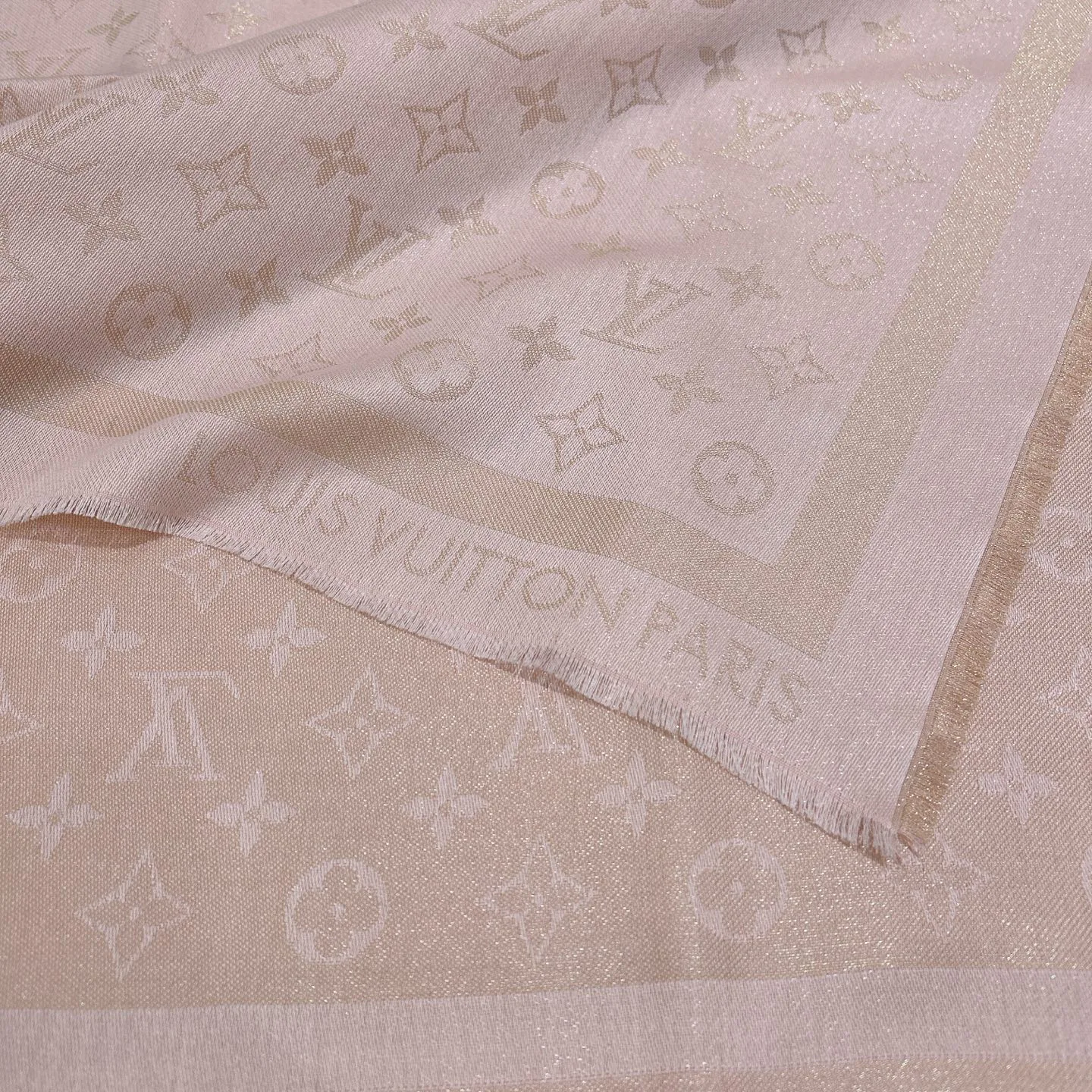 Шарфы Louis Vuitton 18267556