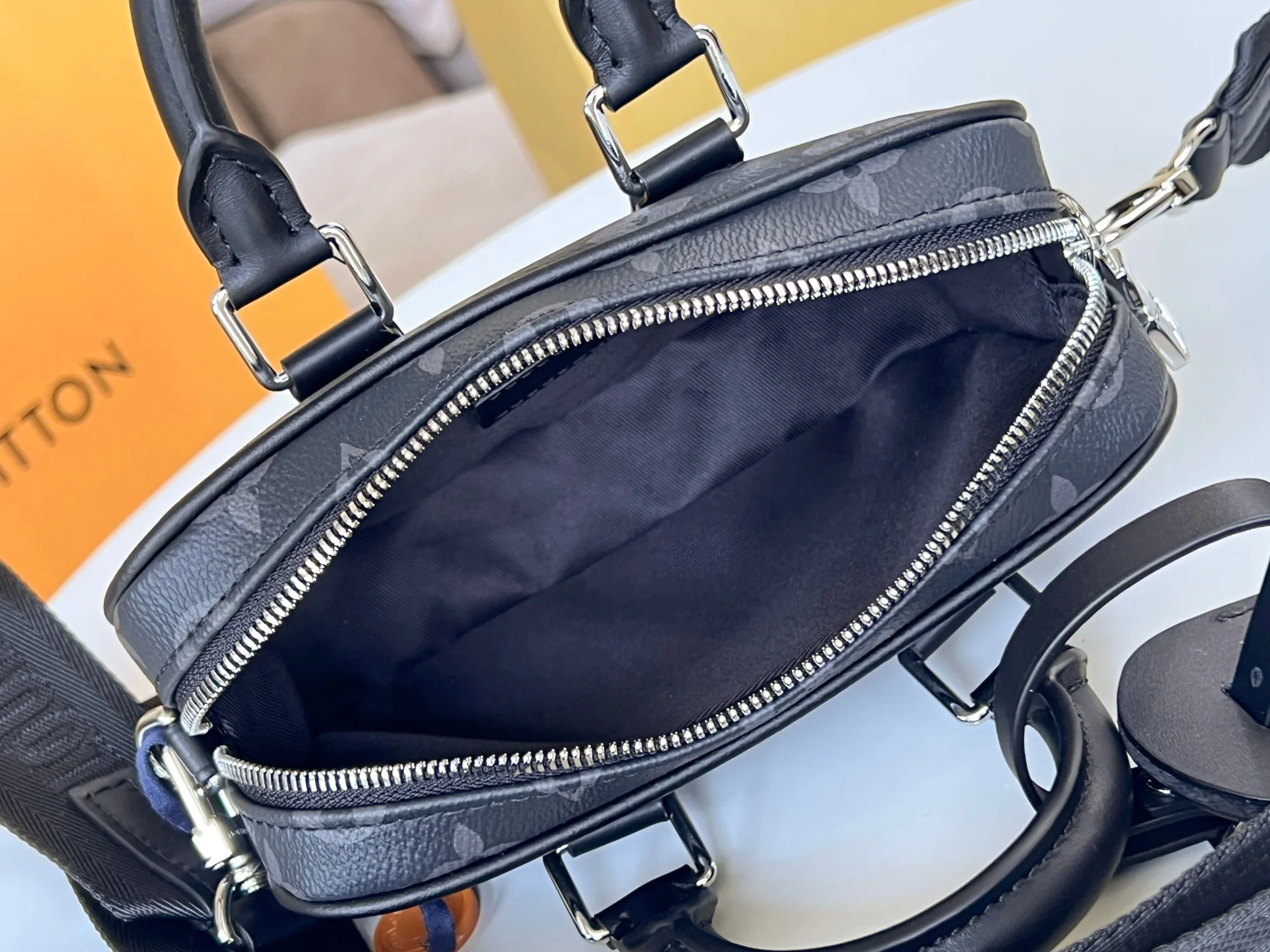Сумки На Ремне Женские Louis Vuitton 8143