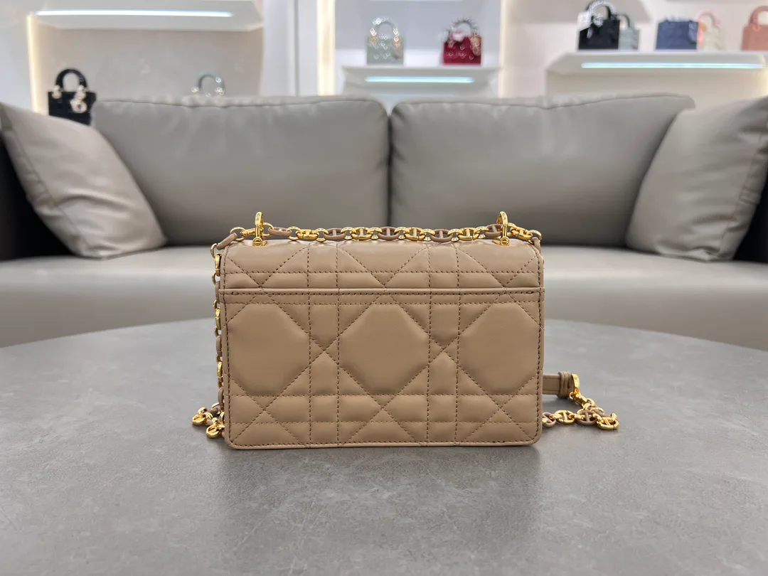 Сумки На Ремне Женские Christian Dior 293082