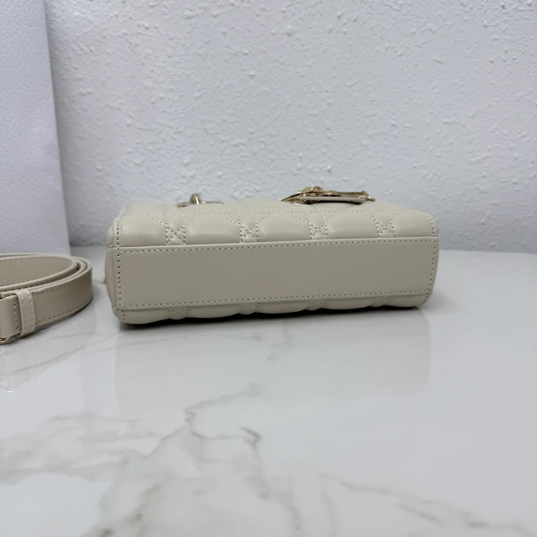 Классические Сумки Женские Christian Dior 17601434