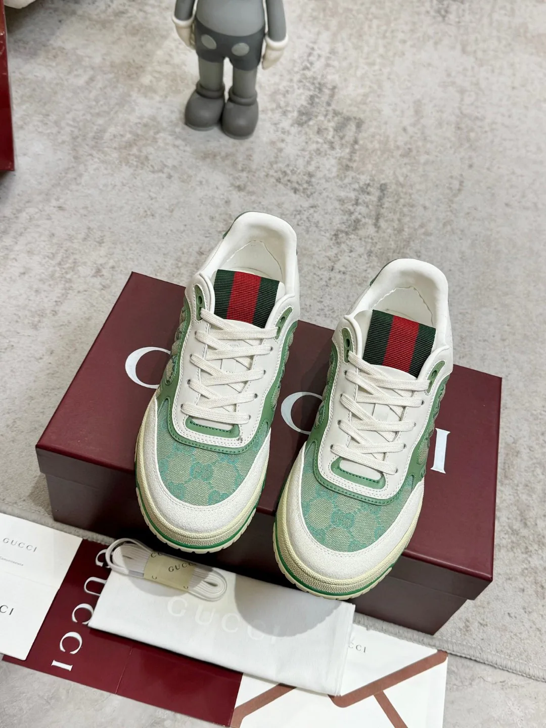 Кроссовки Женские Gucci 944918
