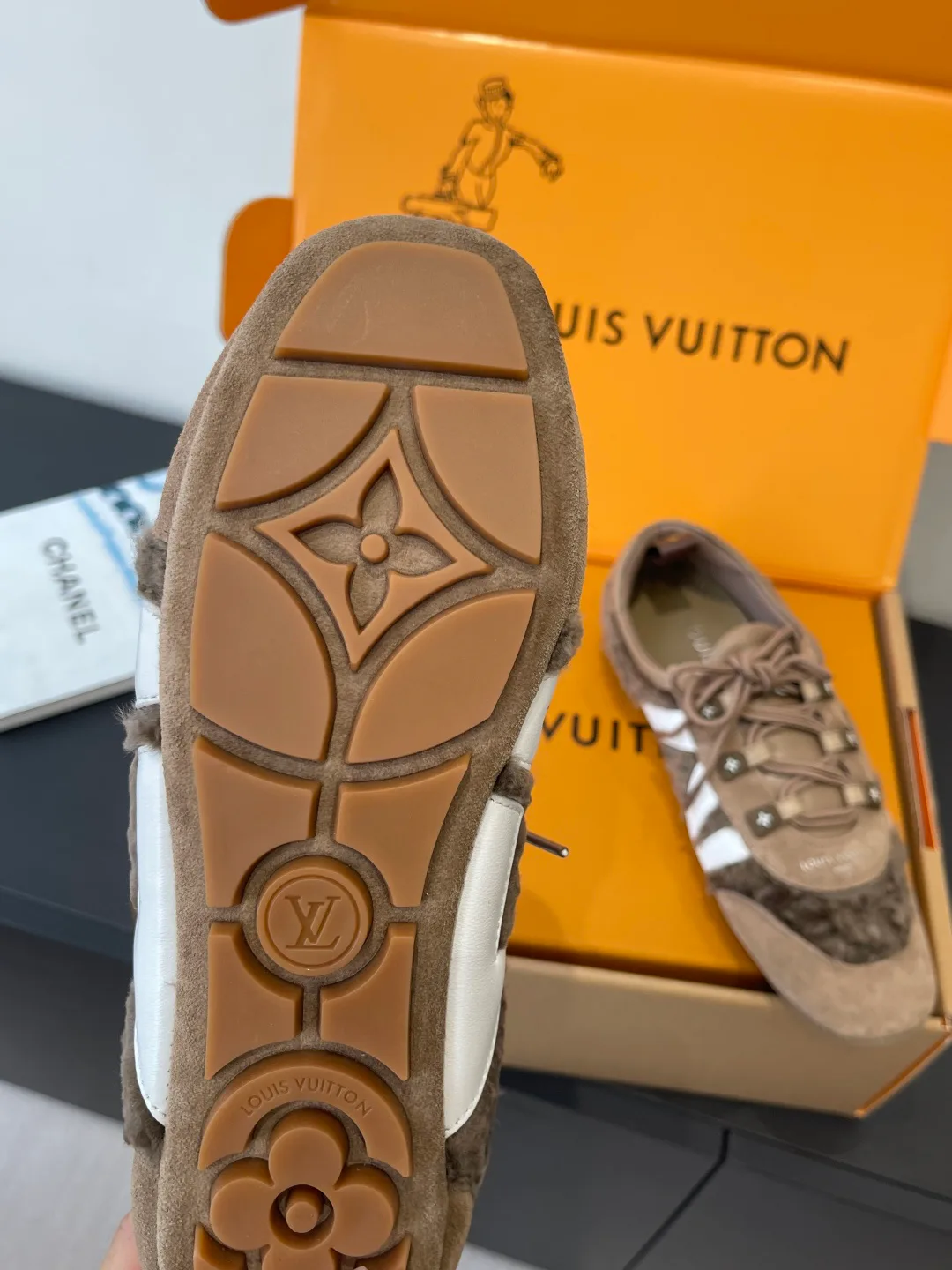 Кроссовки Женские Louis Vuitton 1595072
