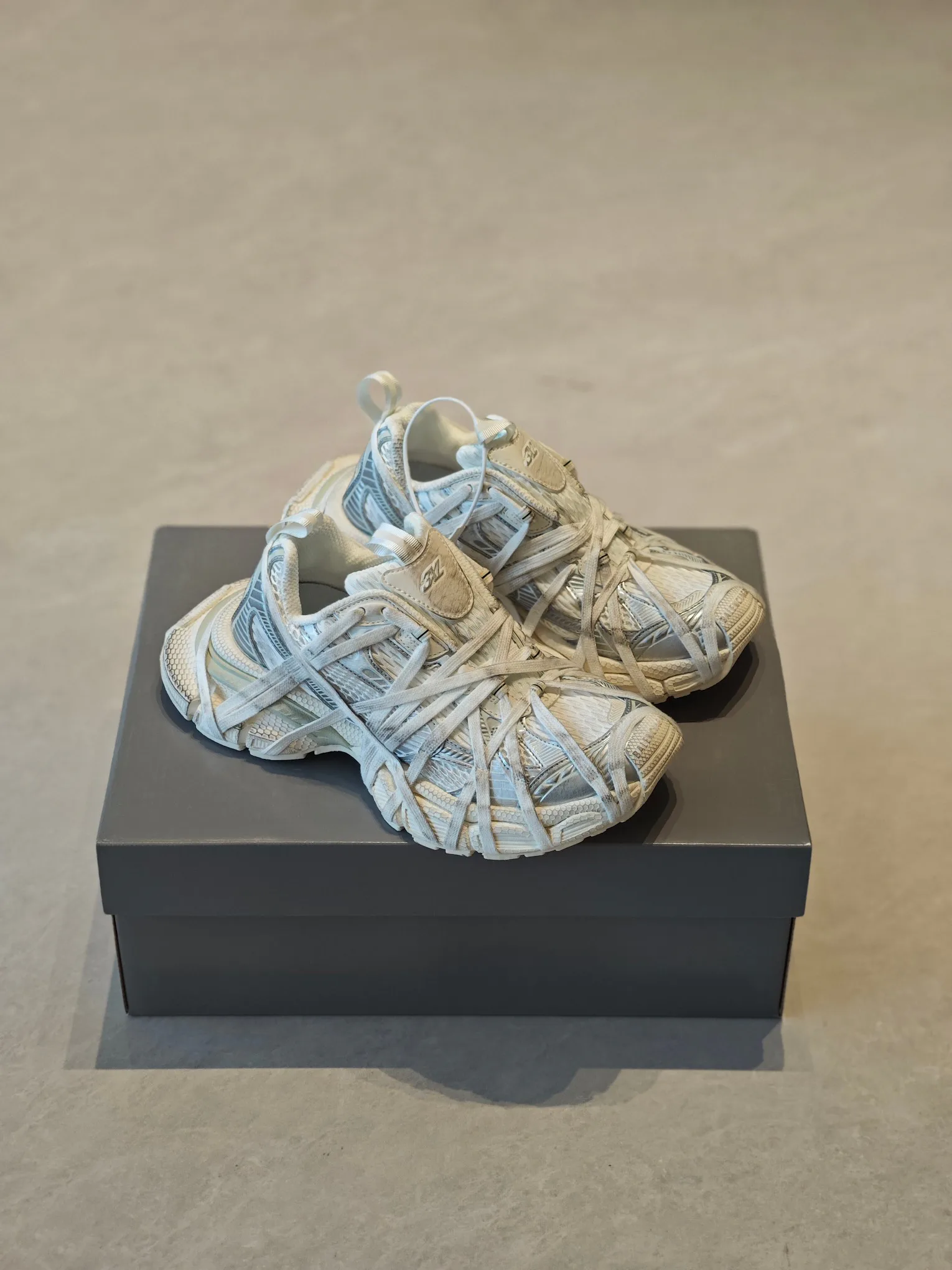Кроссовки Женские Balenciaga 4624485
