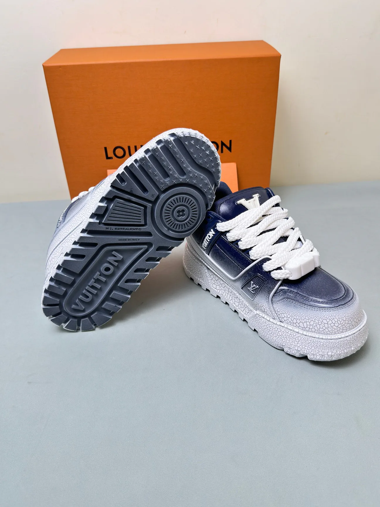 Кроссовки Женские Louis Vuitton 11073672