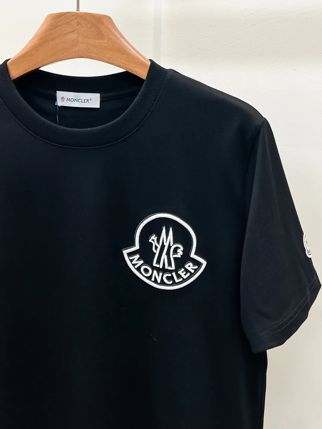 Футболки Женские Moncler 11415750