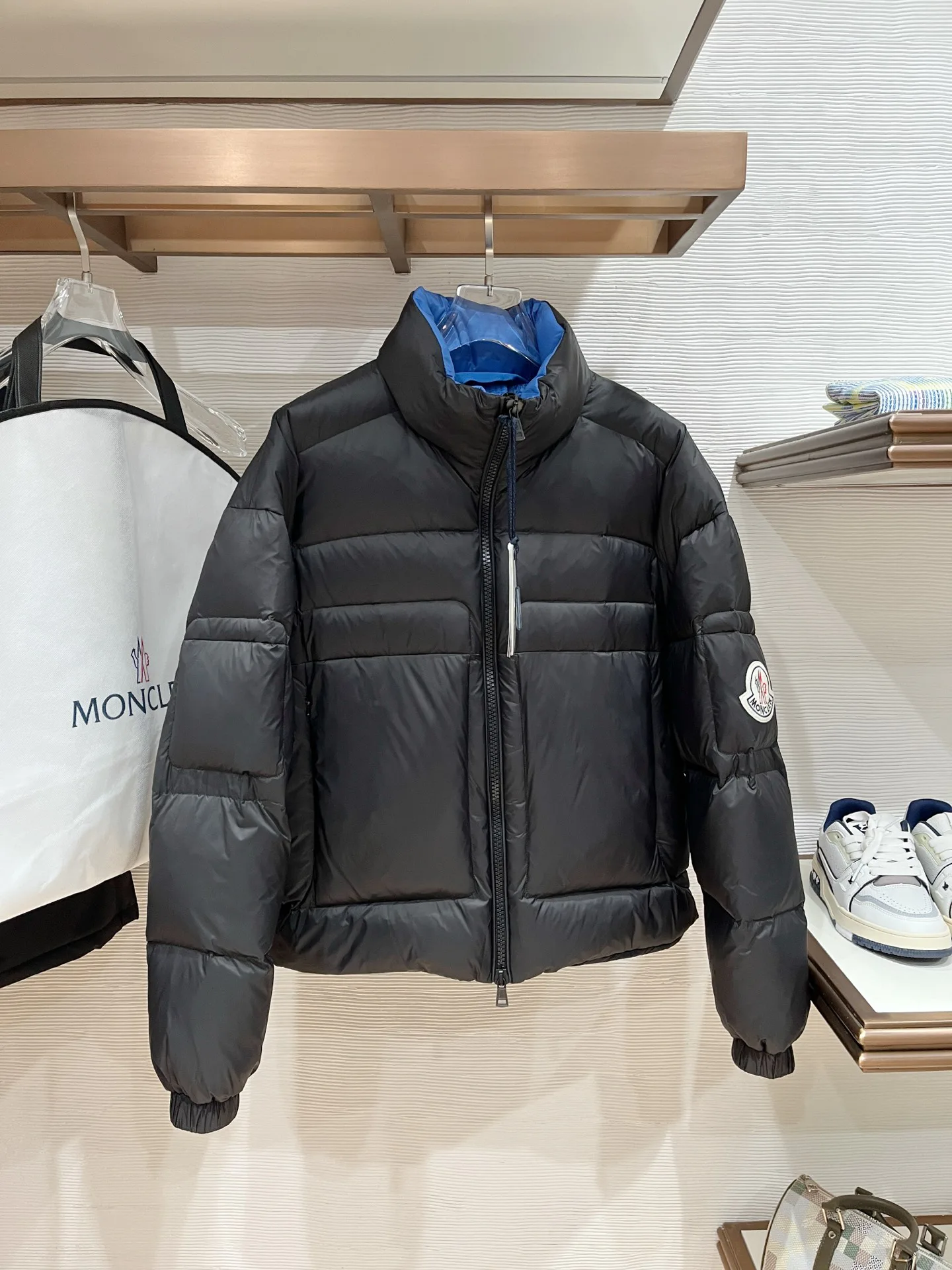 Куртки И Пуховики Мужские Moncler 1749865