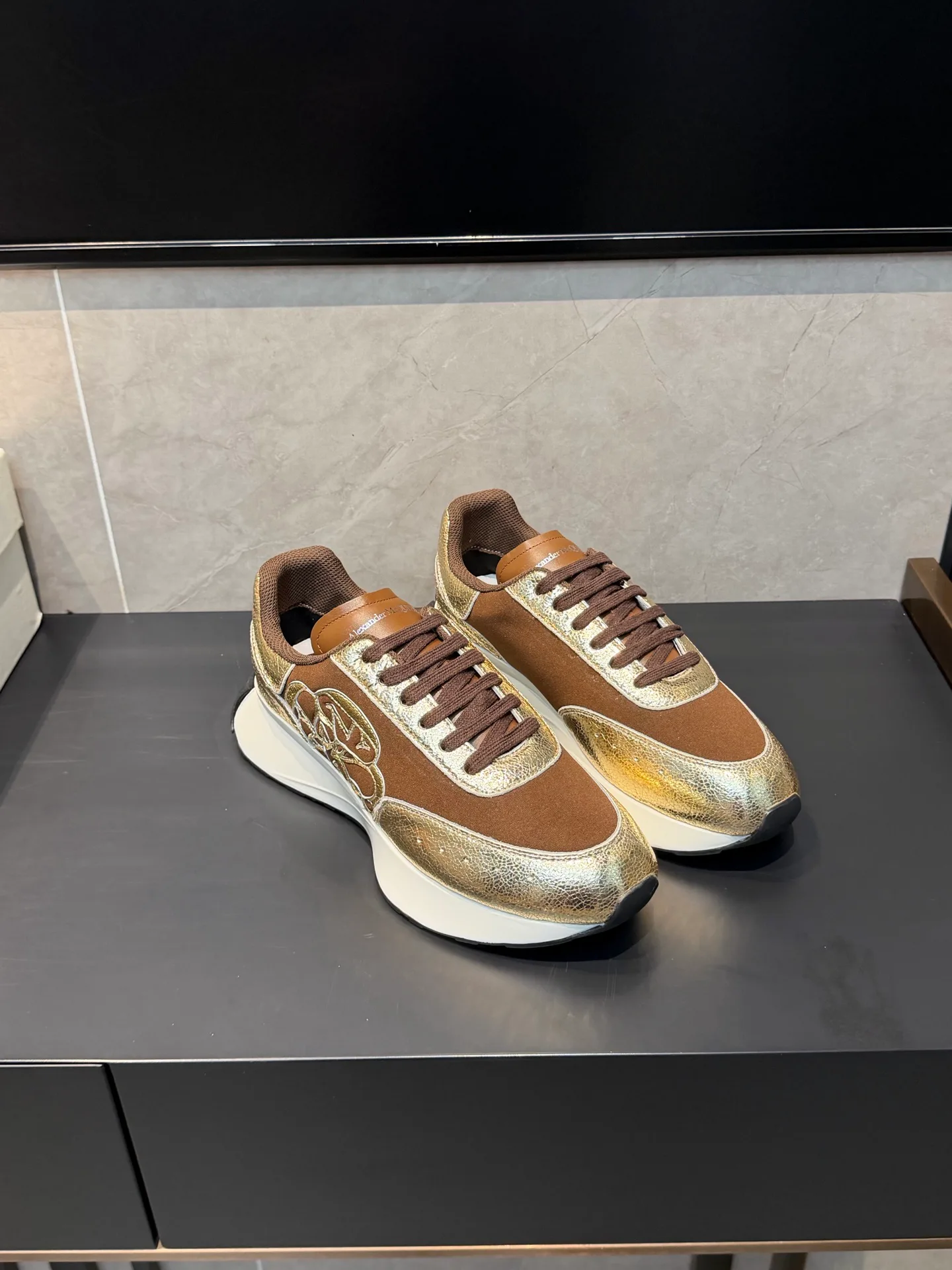 Кроссовки Женские Alexander Mcqueen 18891467