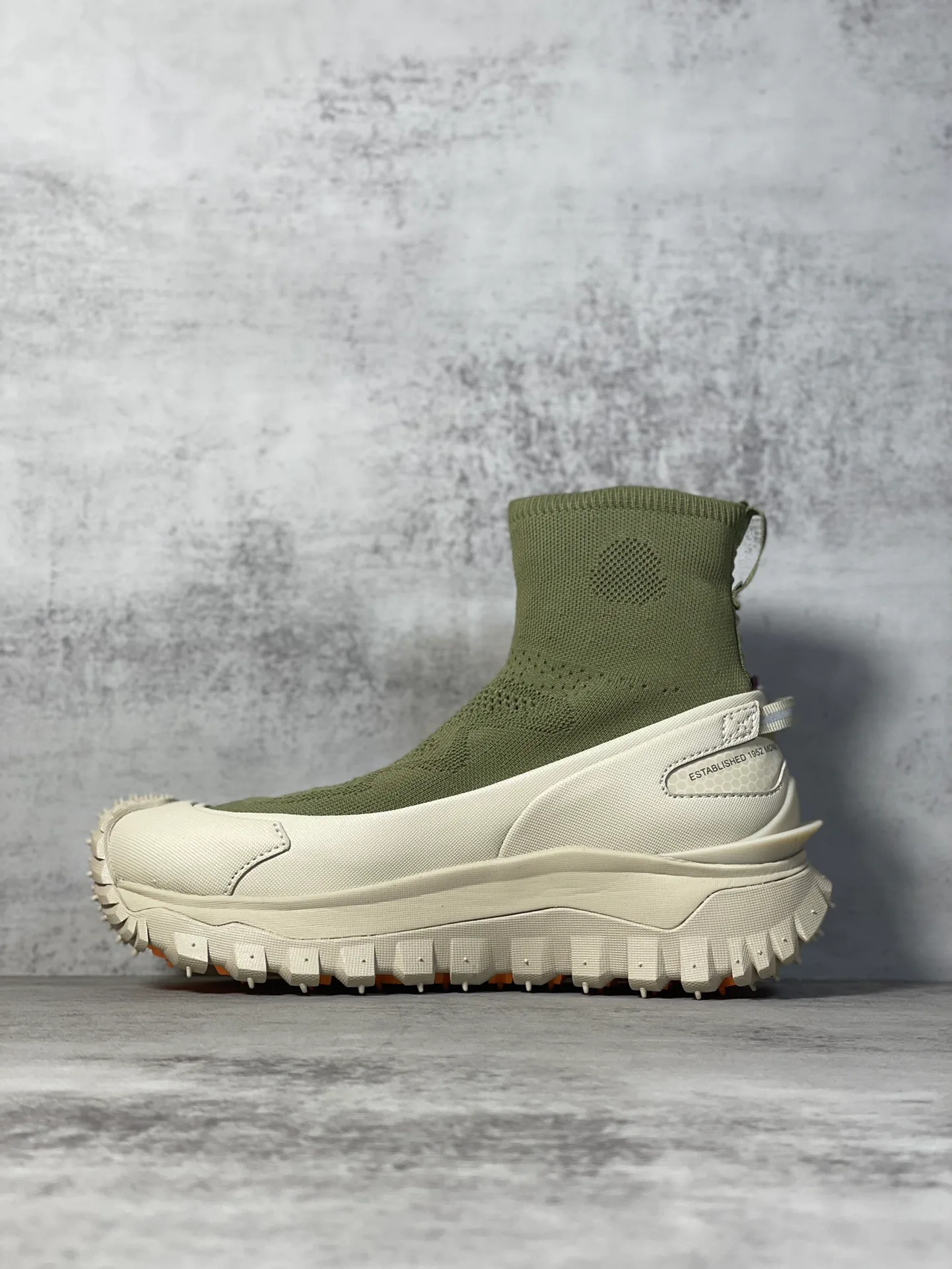 Кроссовки Женские Moncler 18333208