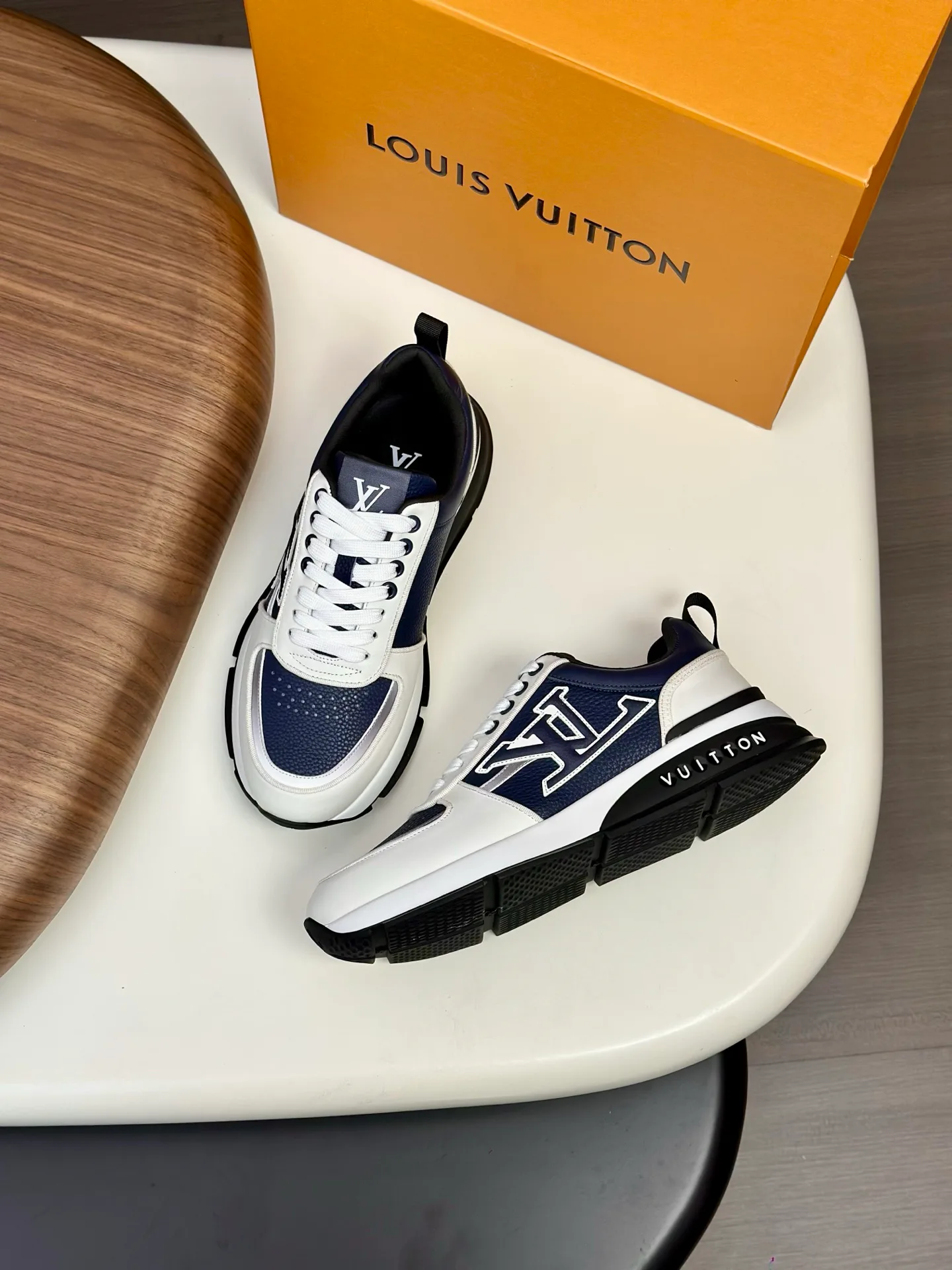 Кроссовки Женские Louis Vuitton 302824