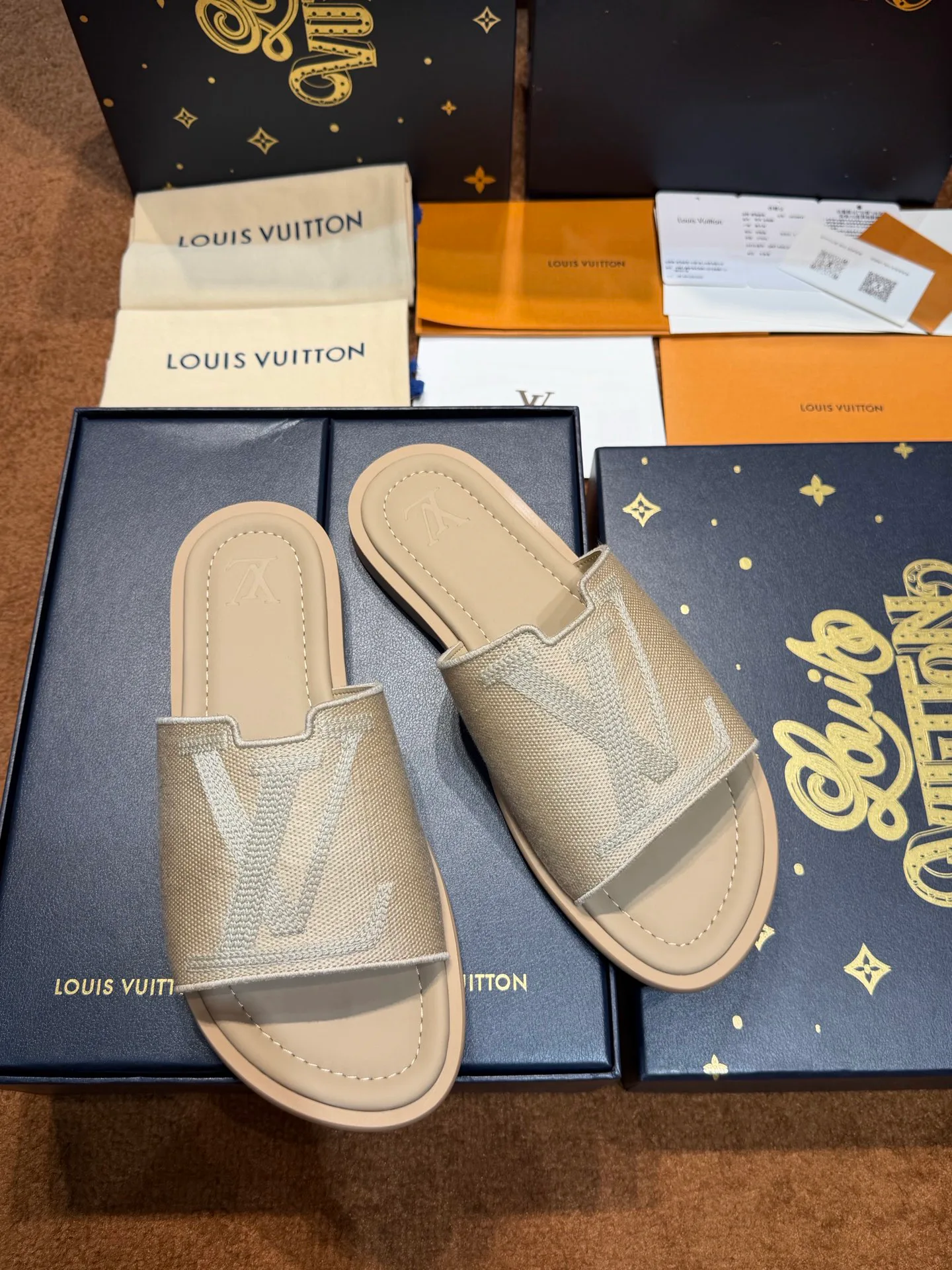 Шлепанцы Женские Louis Vuitton 17342949