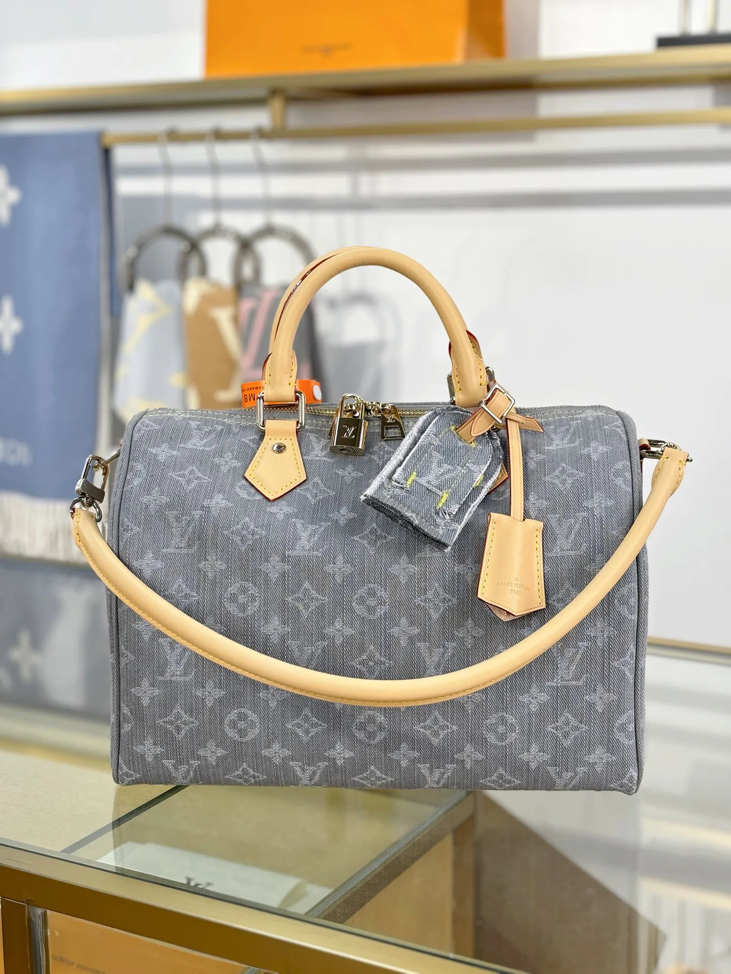 Классические Сумки Женские Louis Vuitton 18153142