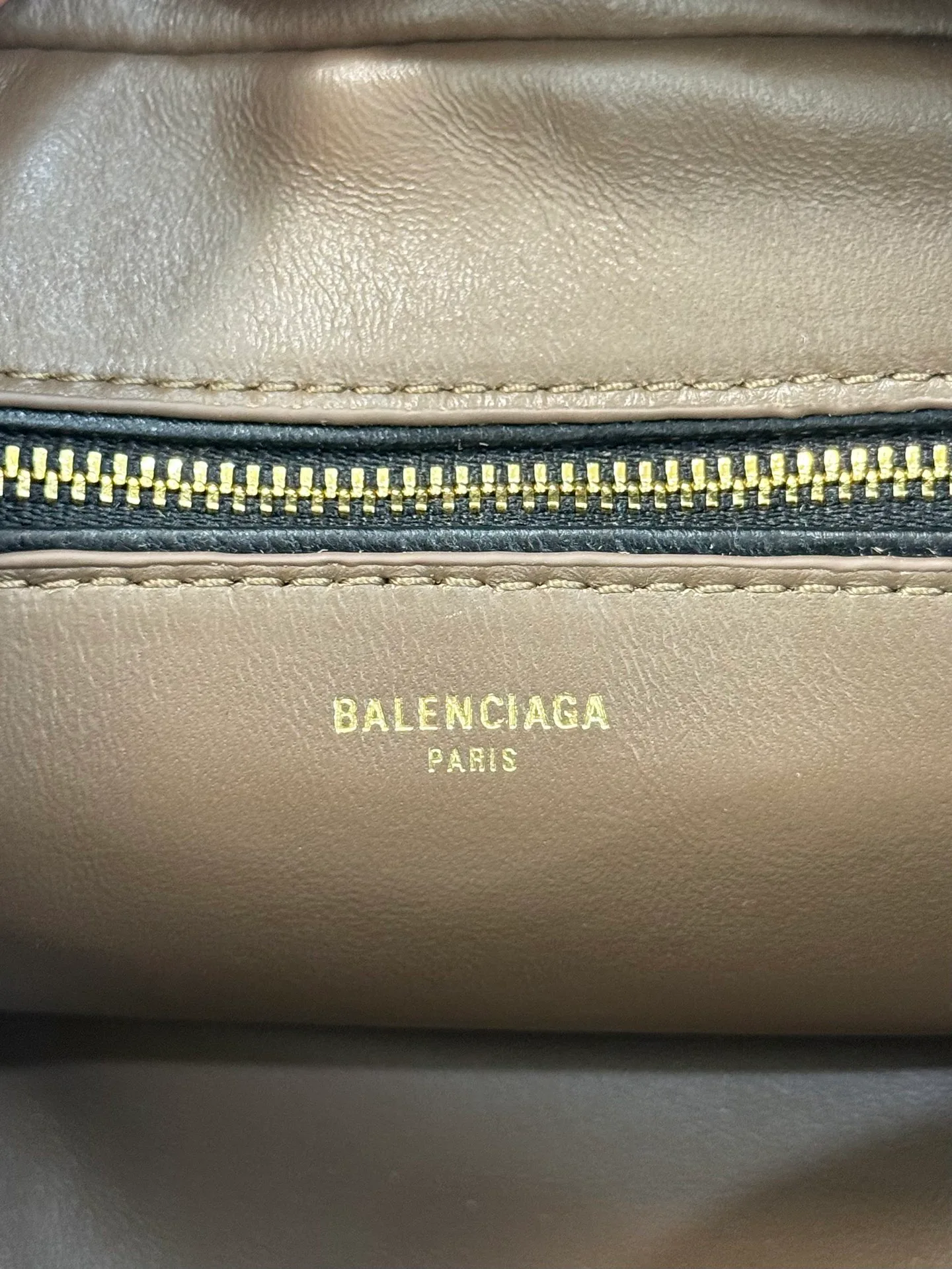 Классические Сумки Женские Balenciaga 18136030