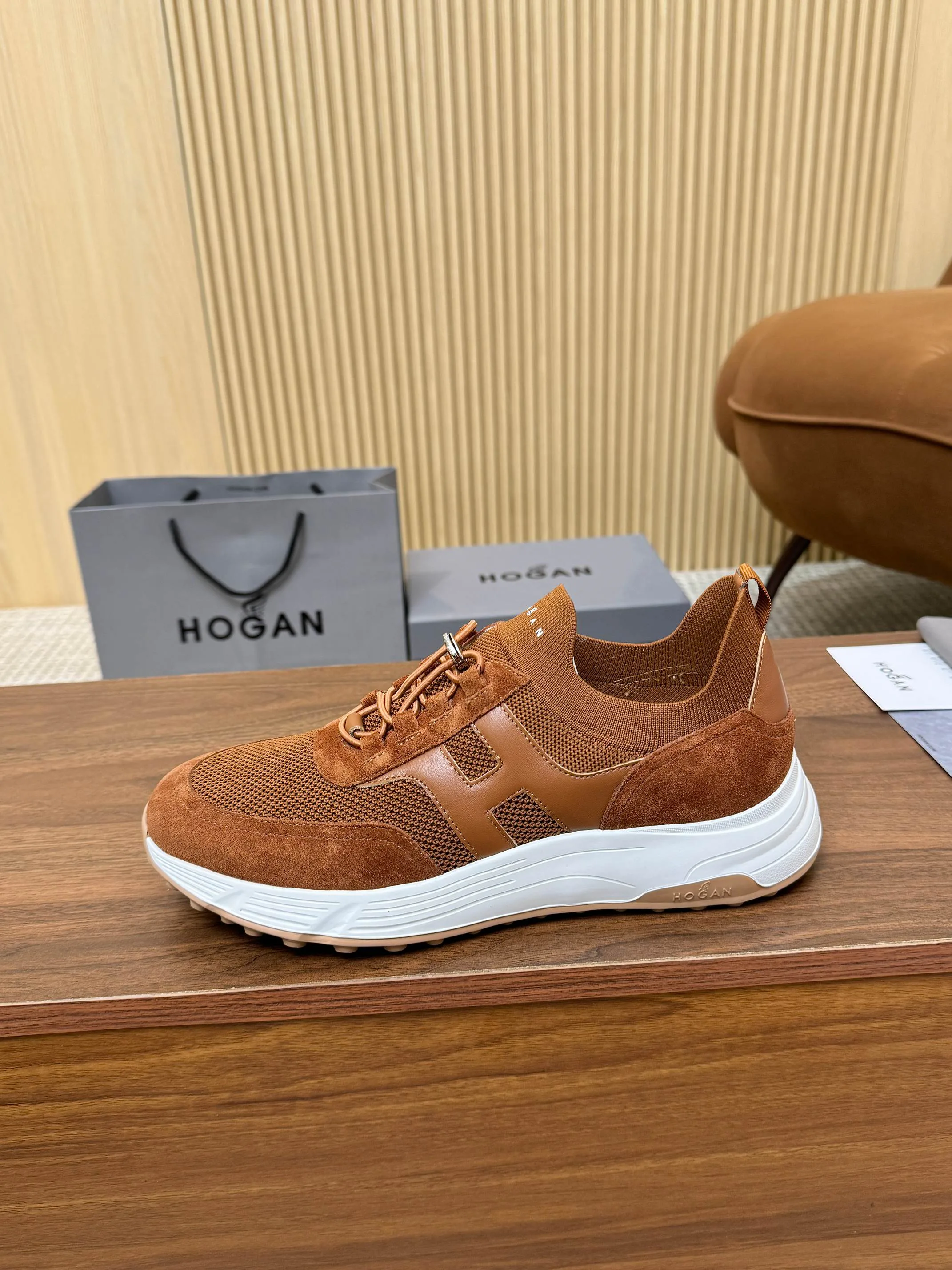 Кроссовки Женские Hogan 18877089