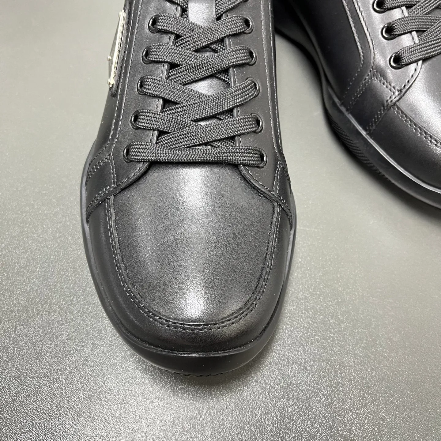 Кроссовки Мужские Prada 11211950