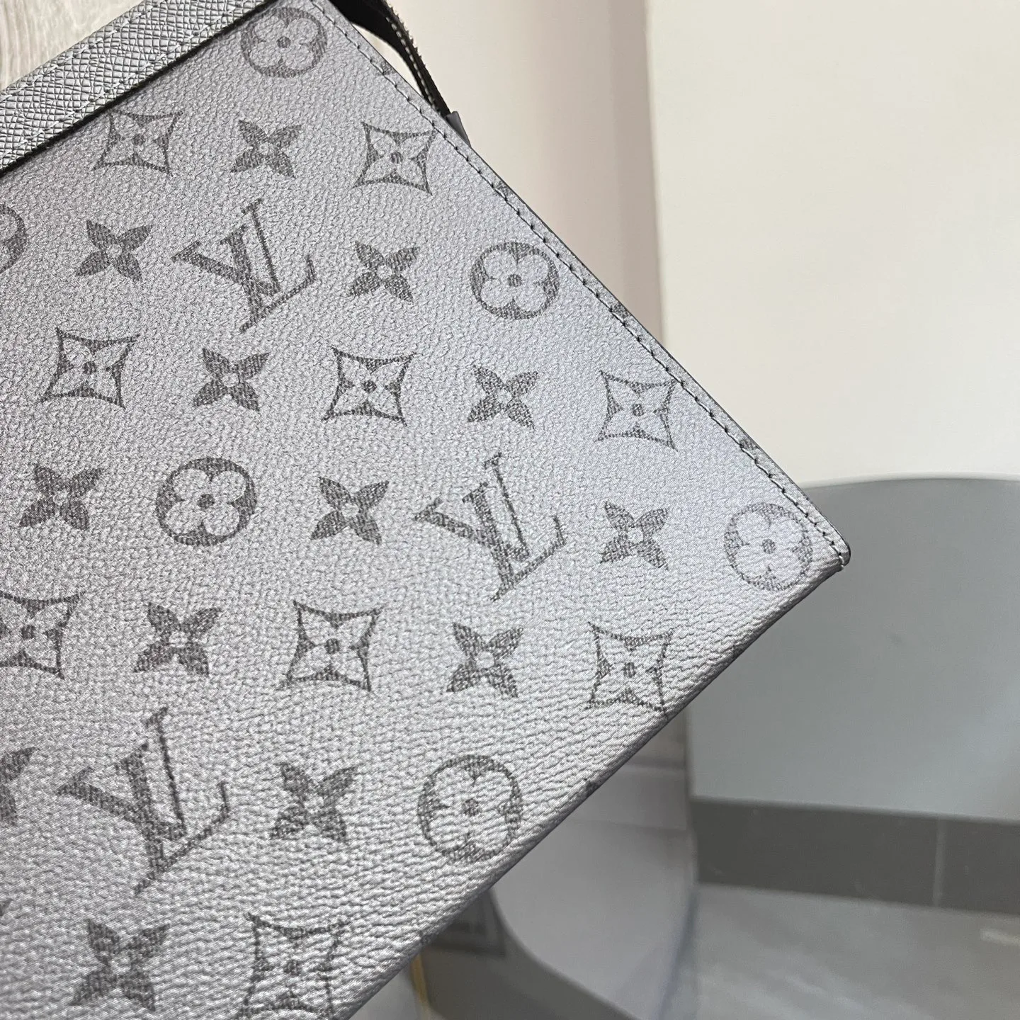Клатчи Женские Louis Vuitton 11668945