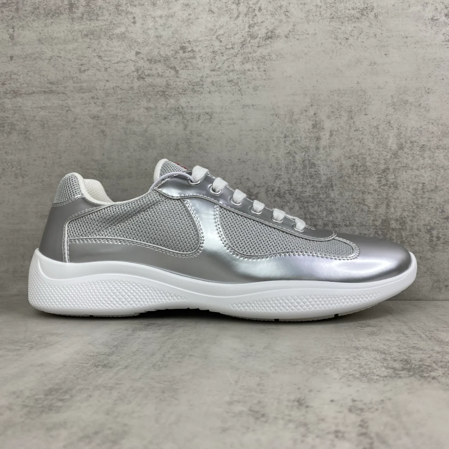Кроссовки Женские Prada 17918704