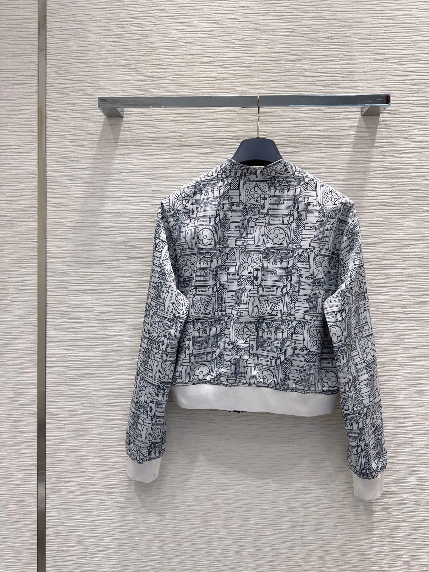 Куртки И Пуховики Женские Louis Vuitton 18023312