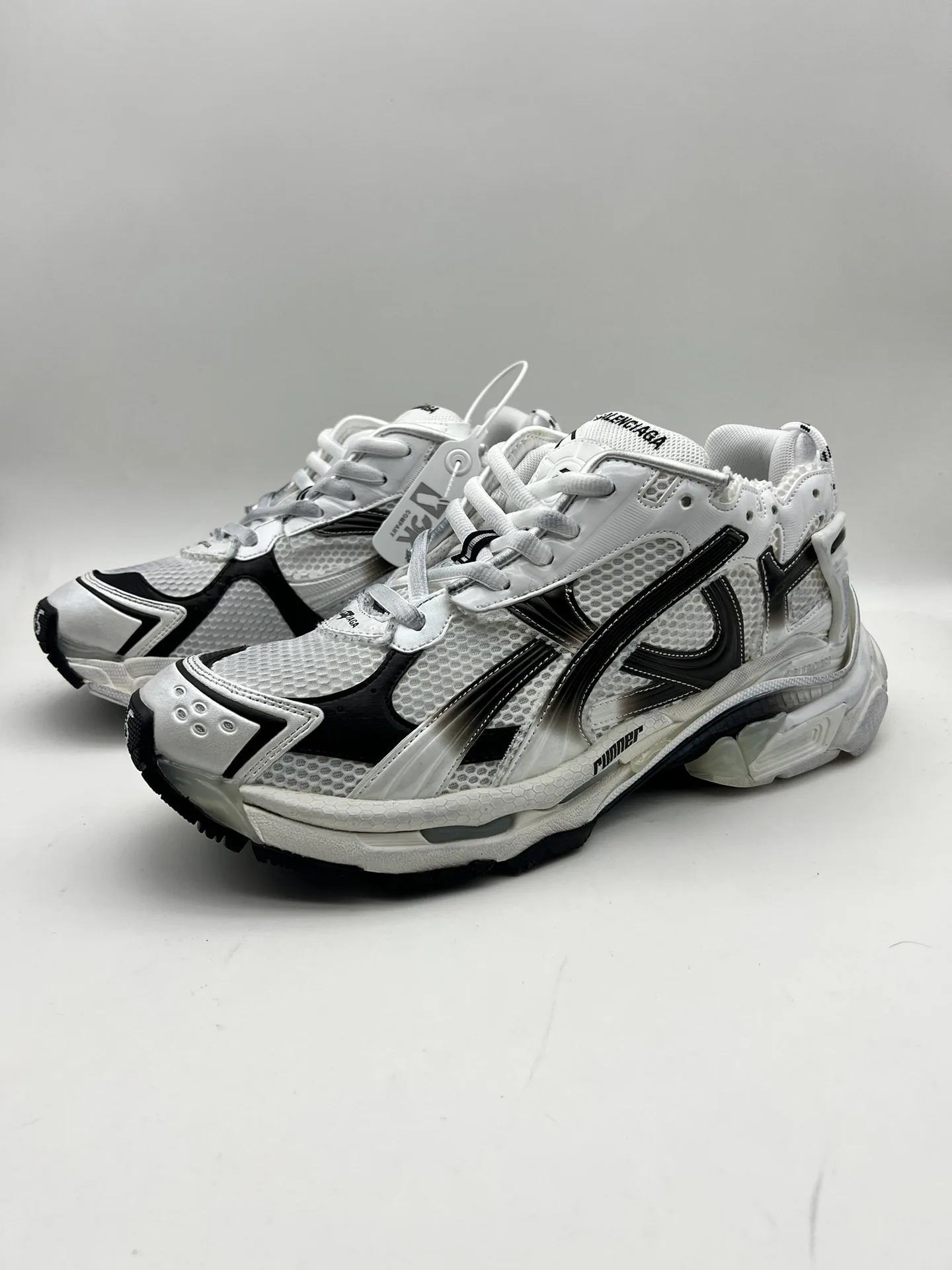 Кроссовки Женские Balenciaga 18589189