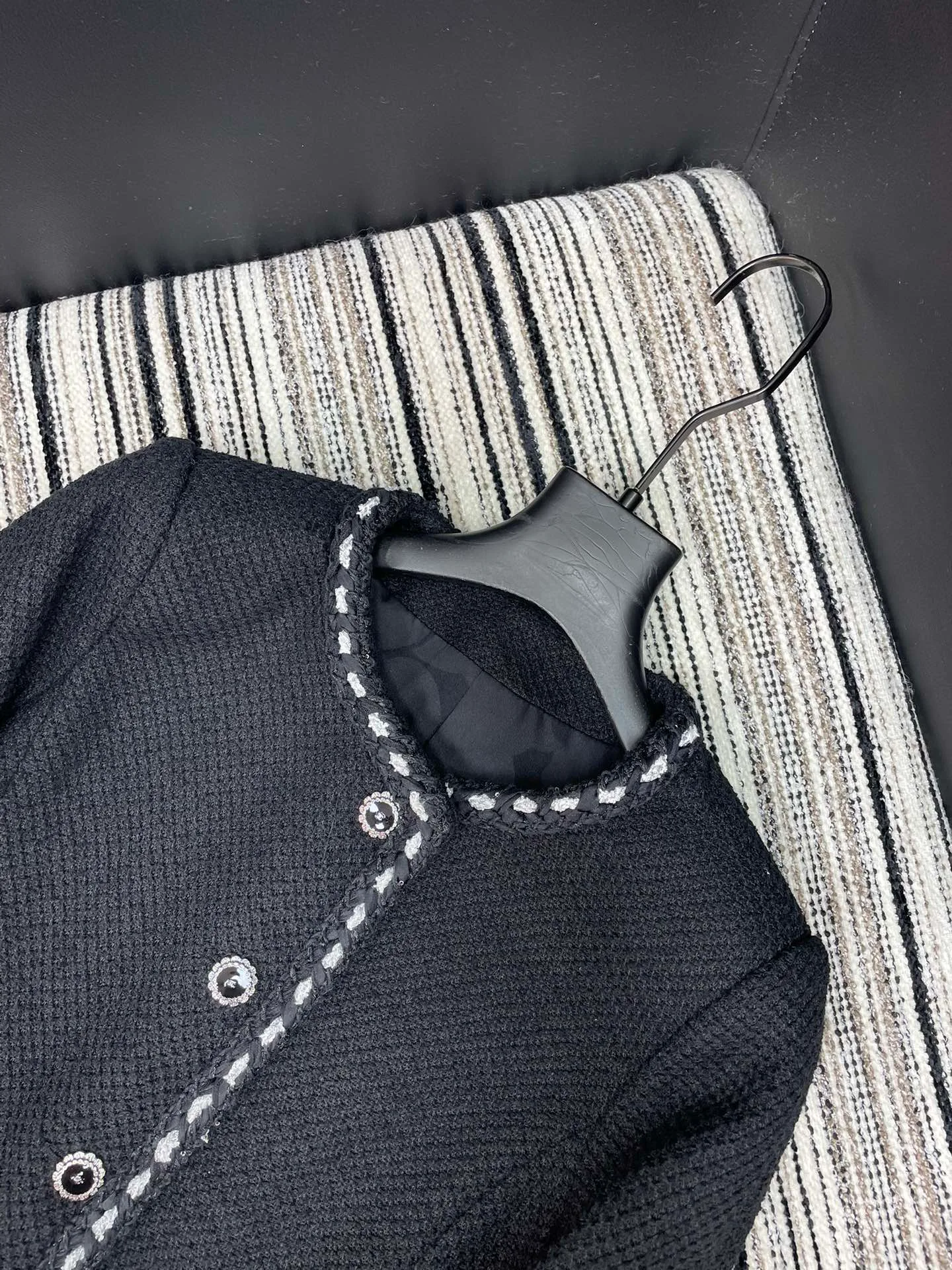 Куртки И Пуховики Женские Chanel 1023966