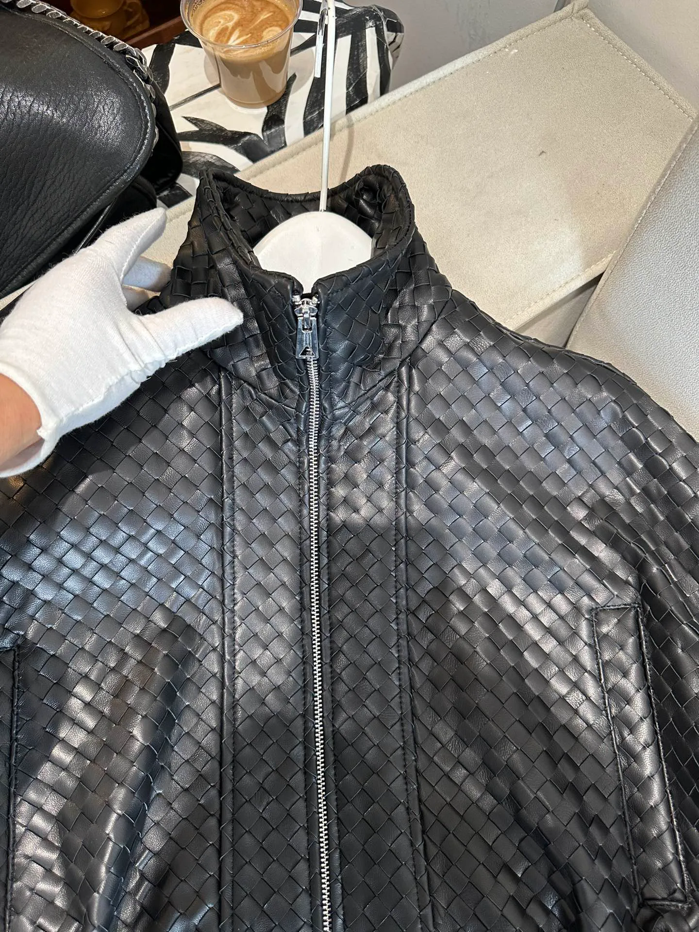 Кожаные Куртки И Дублёнки Женские Bottega Veneta 11624980