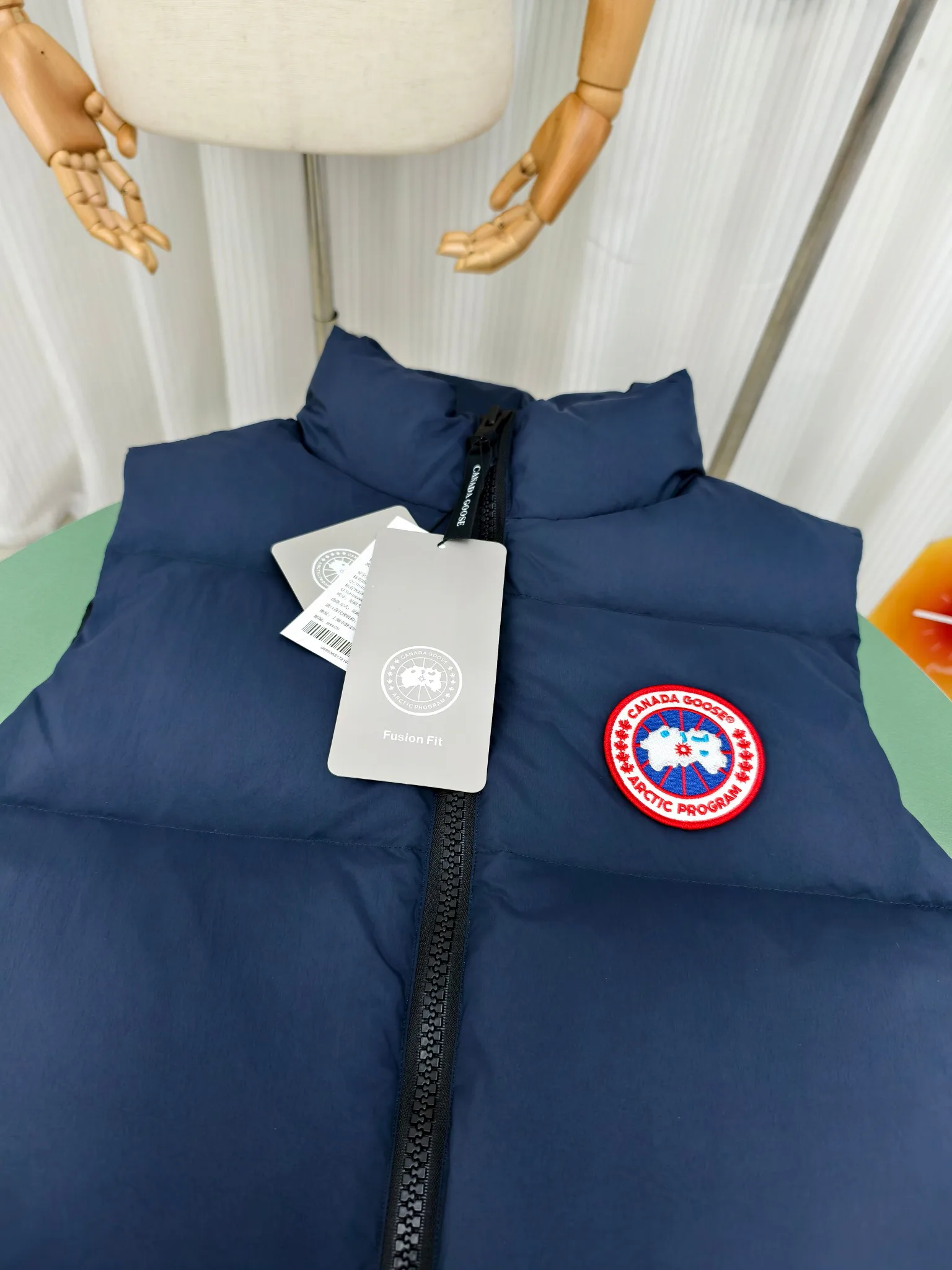 Жилеты Женские Canada Goose 4022679