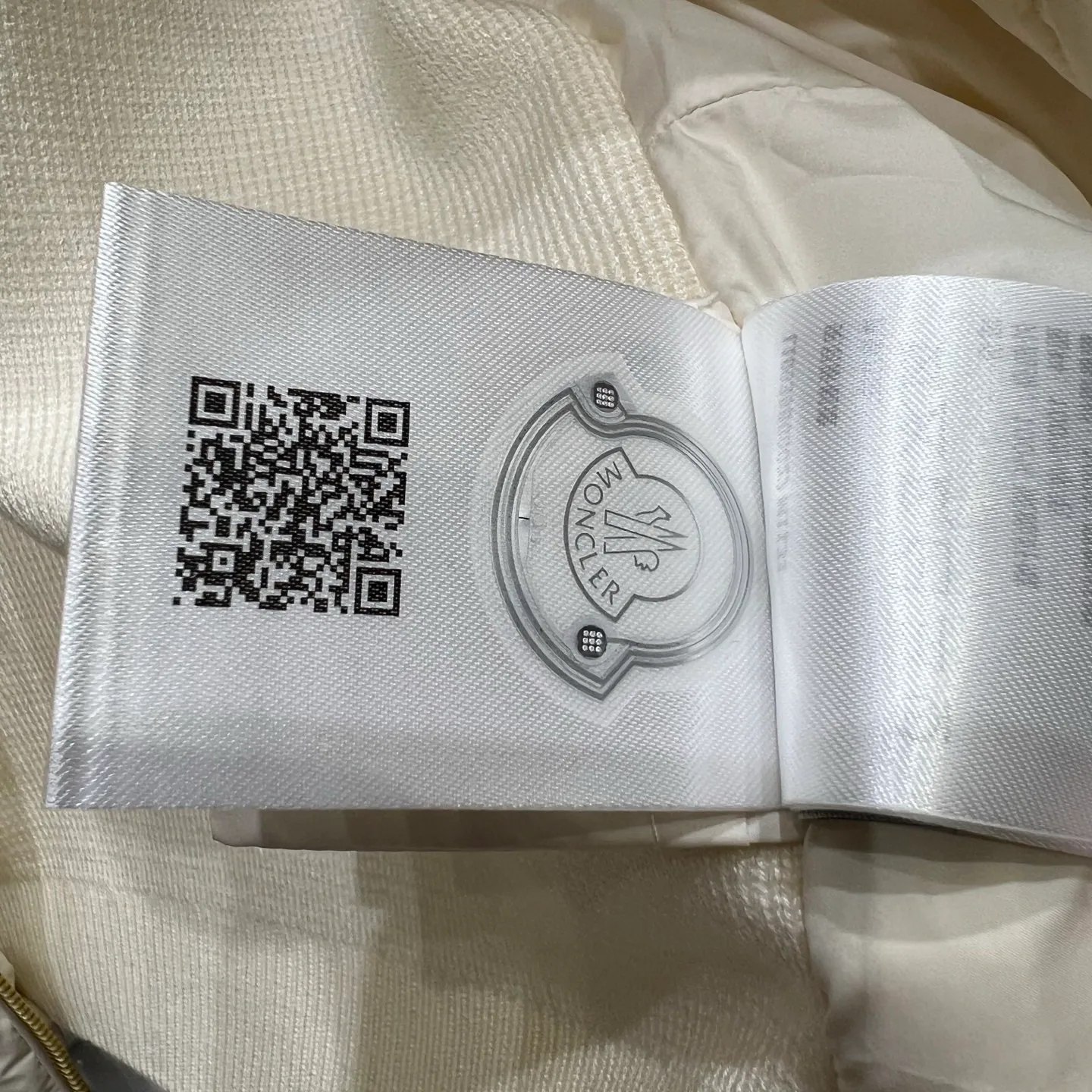 Куртки И Пуховики Женские Moncler 18106076