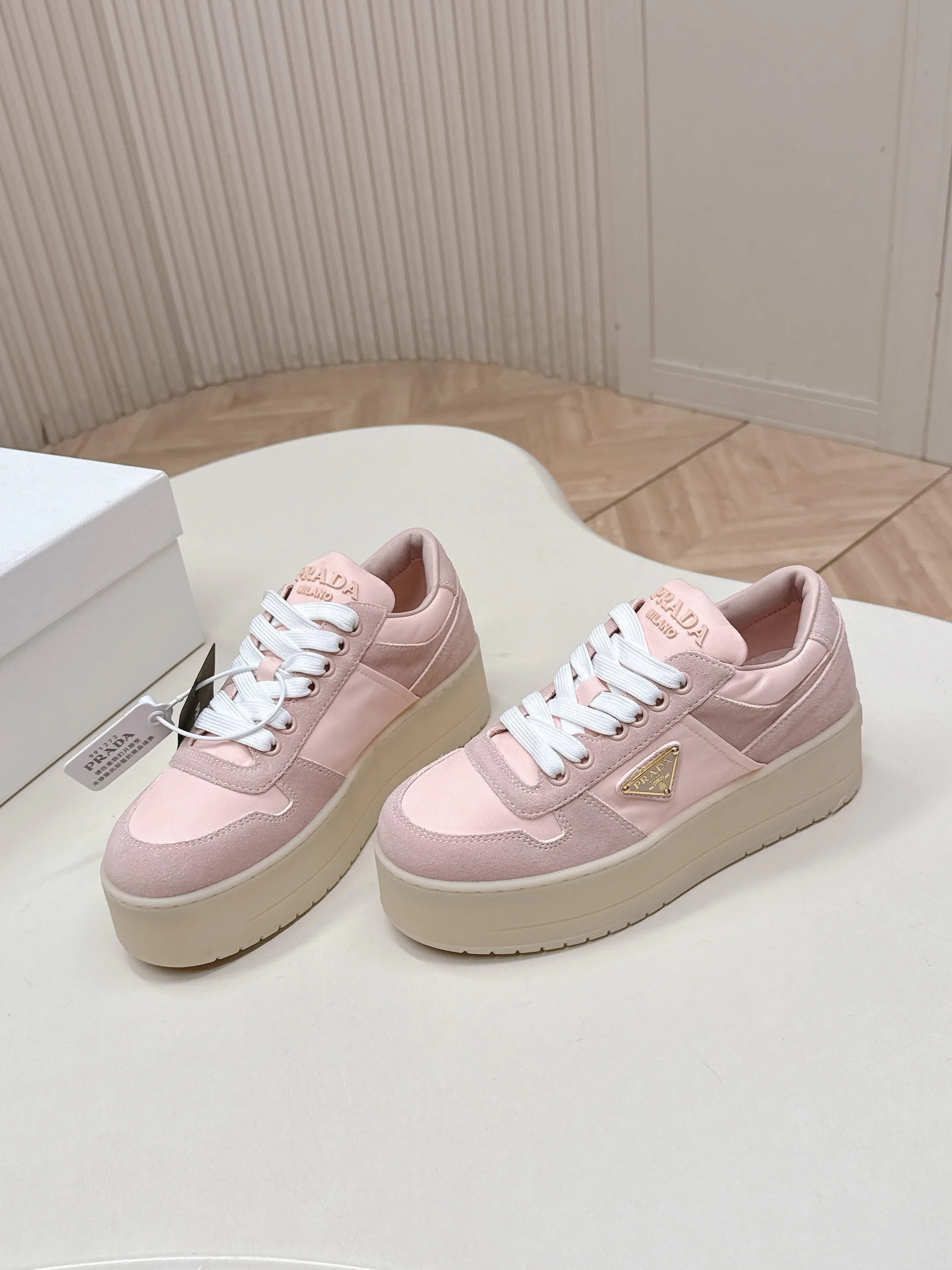 Кроссовки Женские Prada 11594932