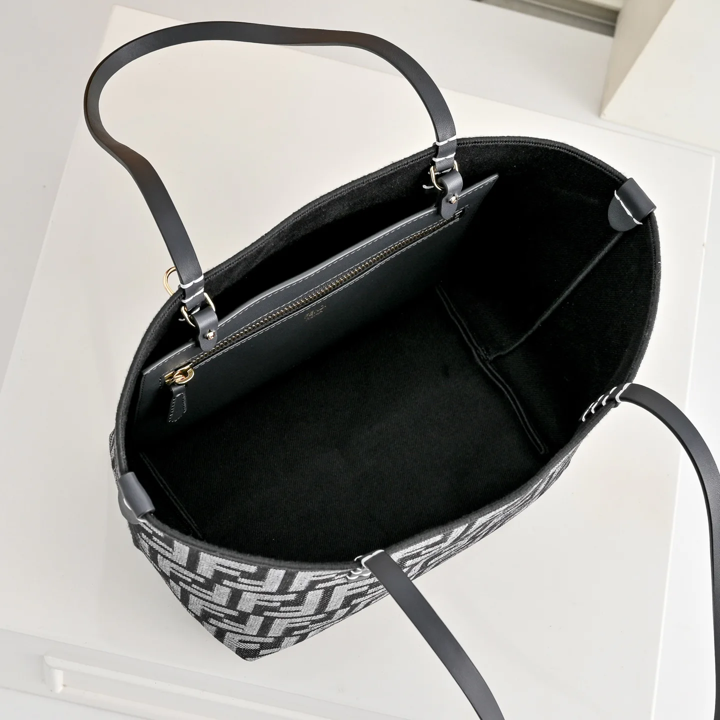 Классические Сумки Женские Fendi 16830654