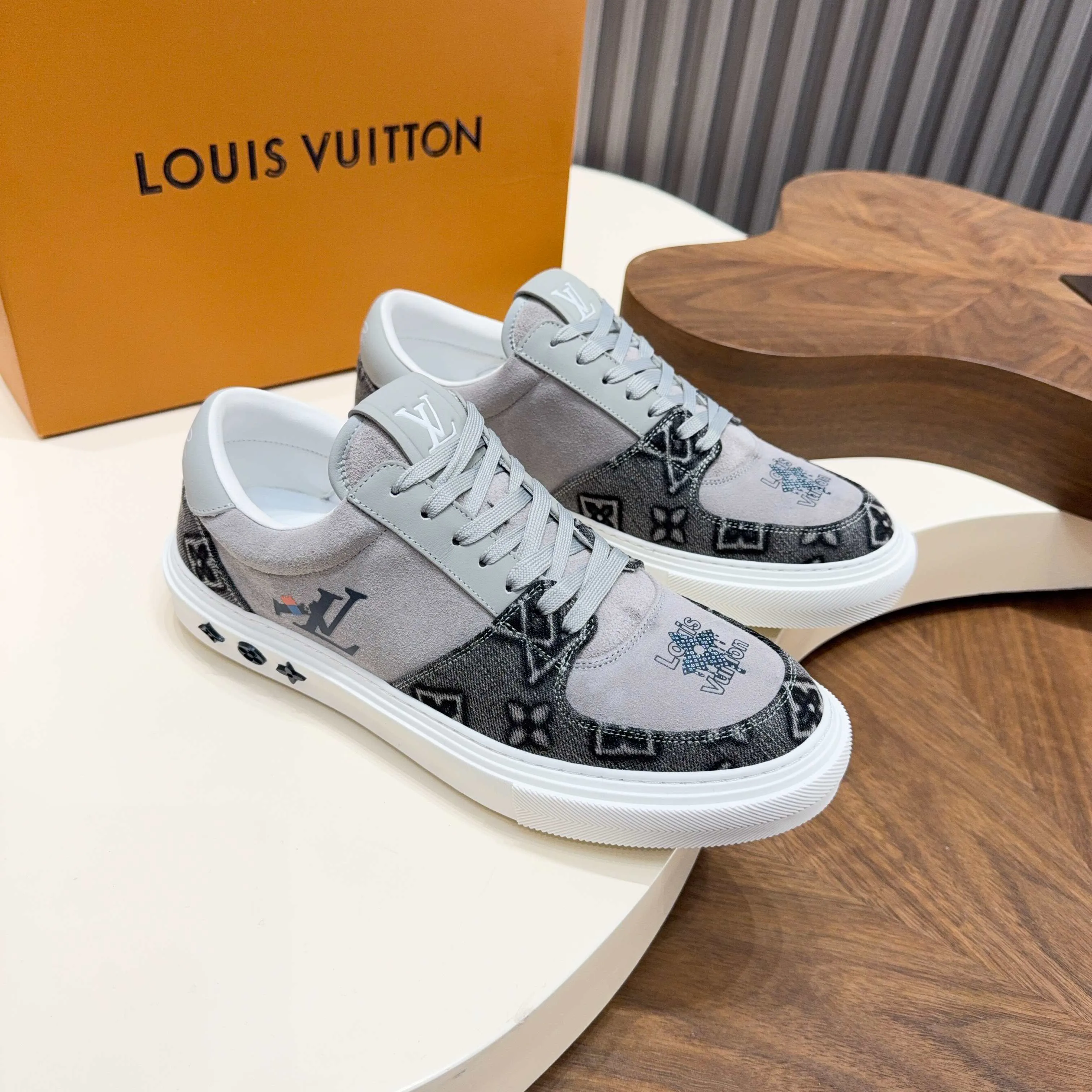 Кроссовки Мужские Louis Vuitton 17921397